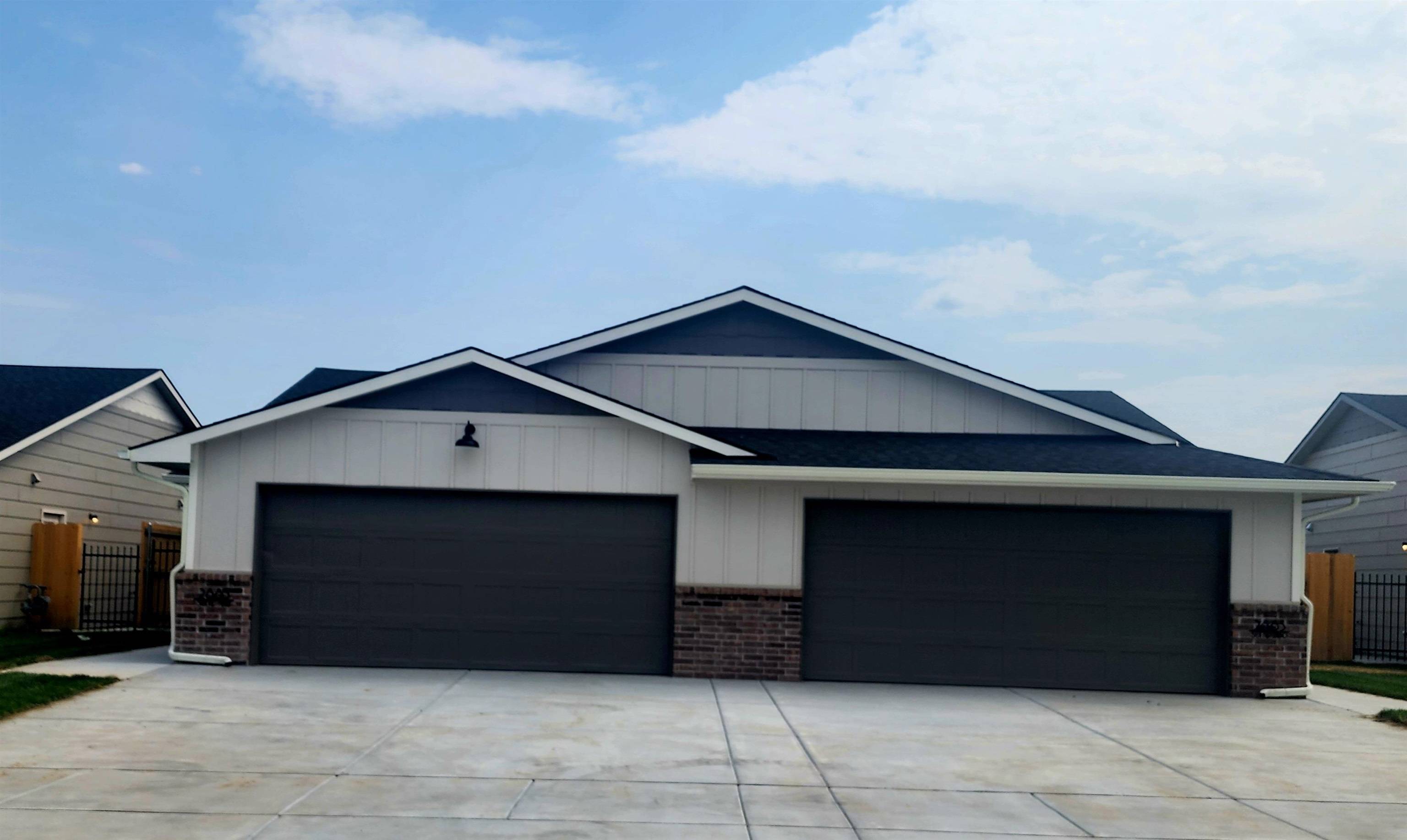 2885 S Cedar Crest Ct, Wichita, KS 67215