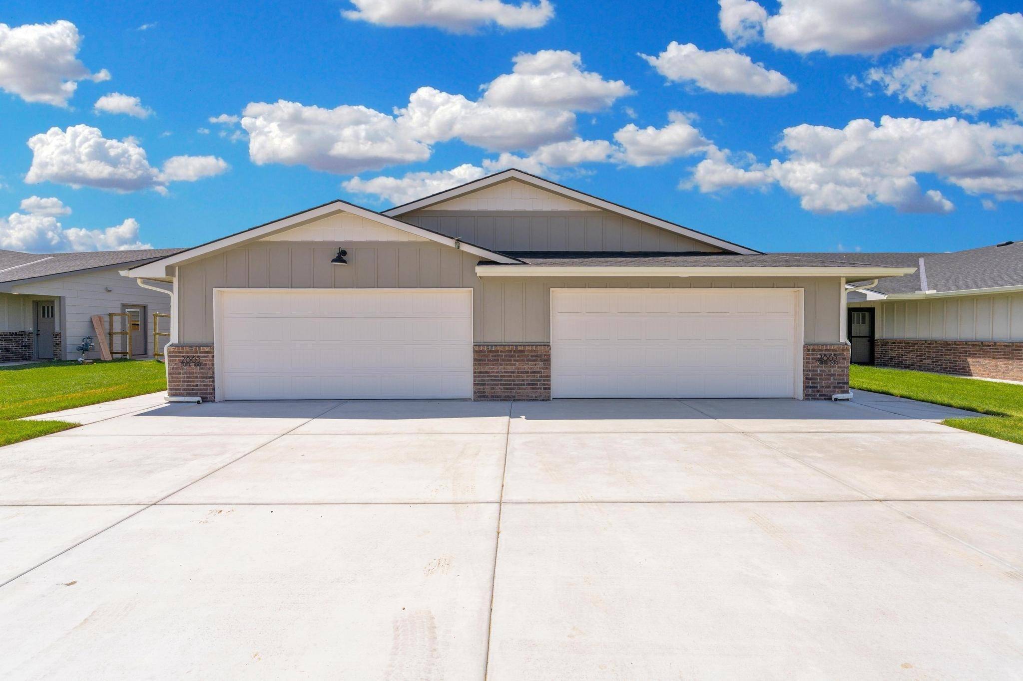 2865 S Cedar Crest Ct, Wichita, KS 67215