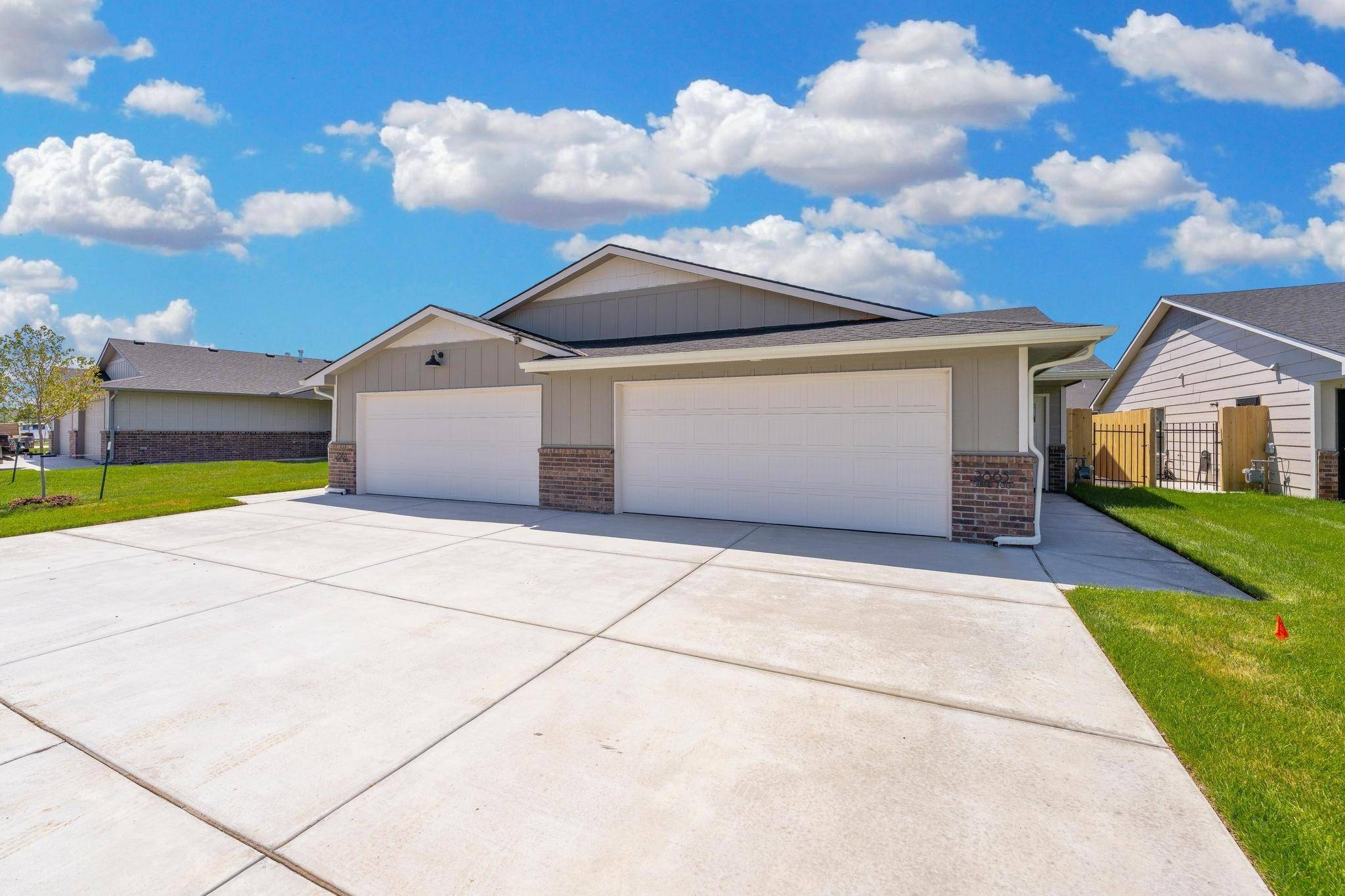 2865 S Cedar Crest Ct, Wichita, KS 67215