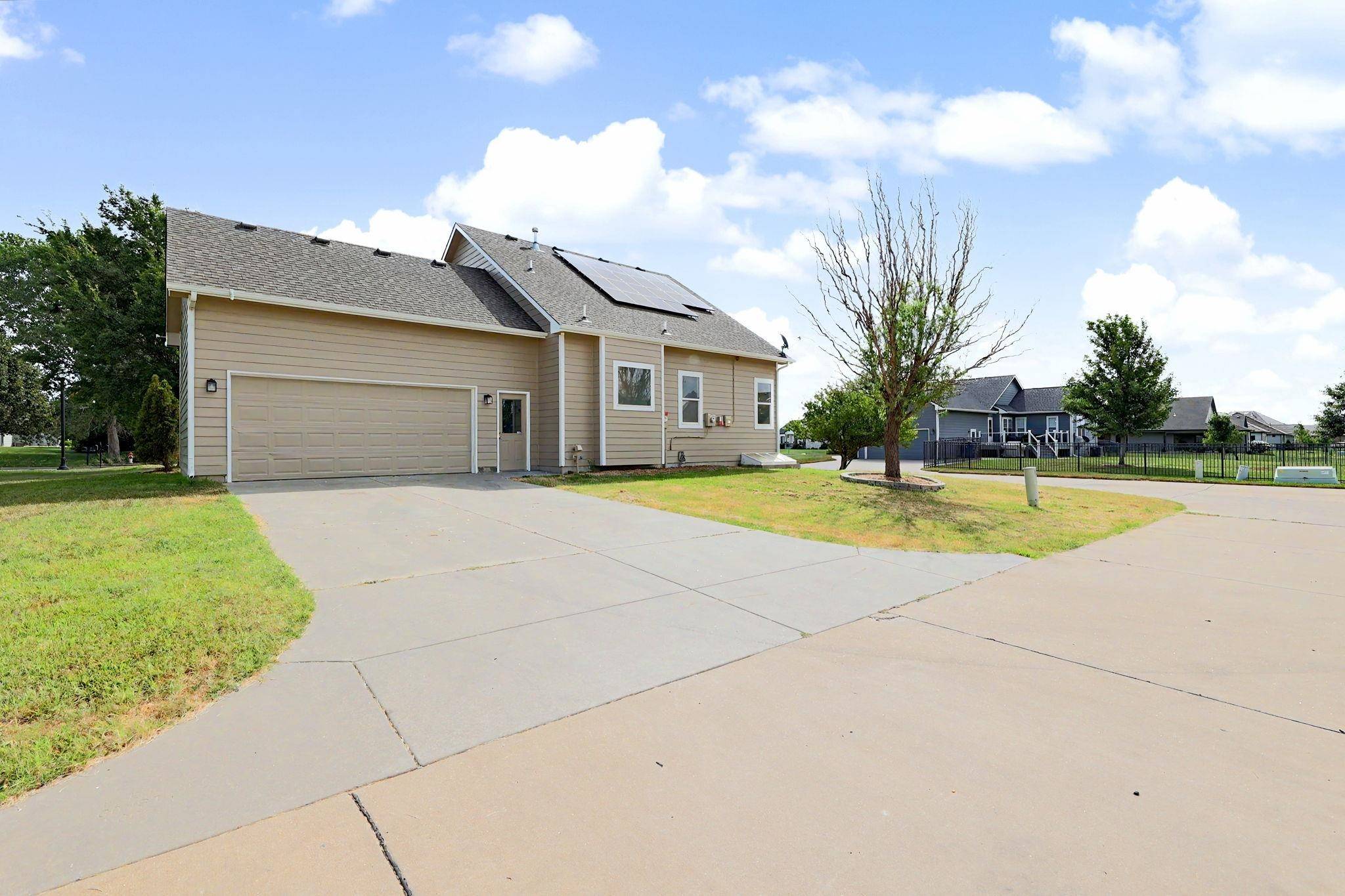 5123 N Hampton, Wichita, KS 67226