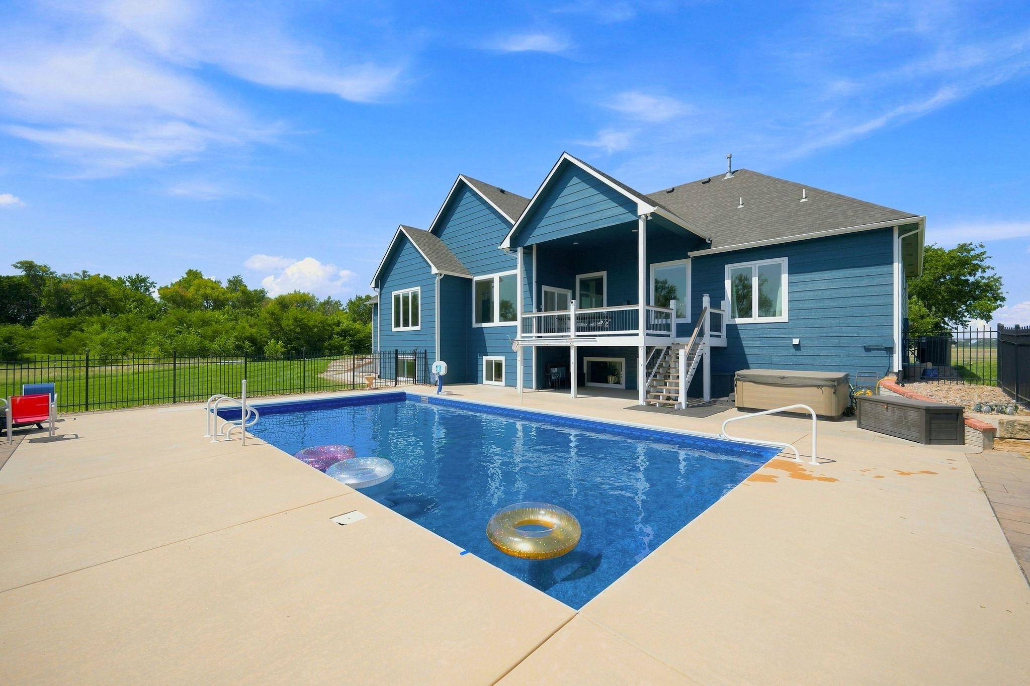 1042 N Lake Road, Cheney, KS 67025-7706
