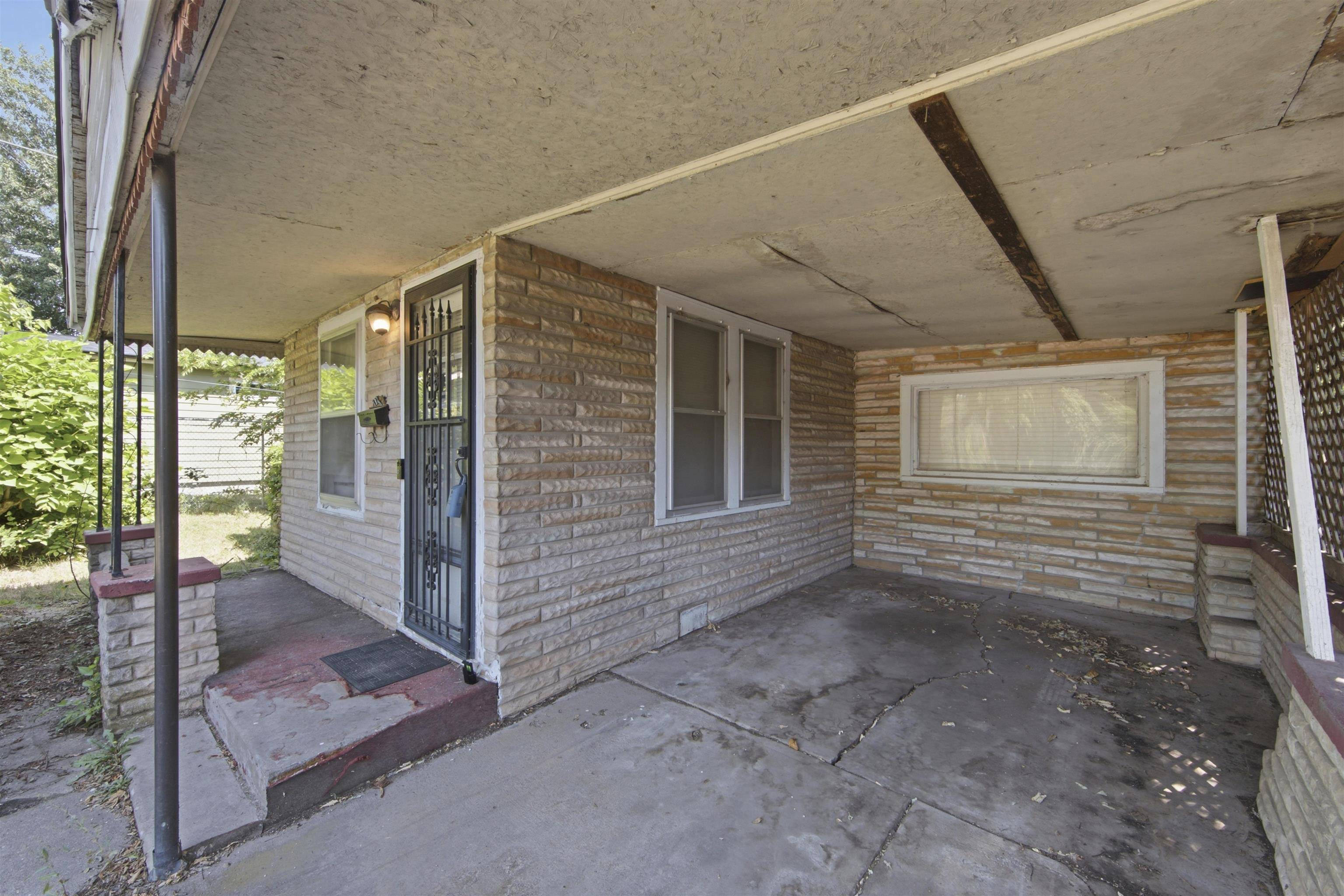 1925 W Mccormick, Wichita, KS 67213
