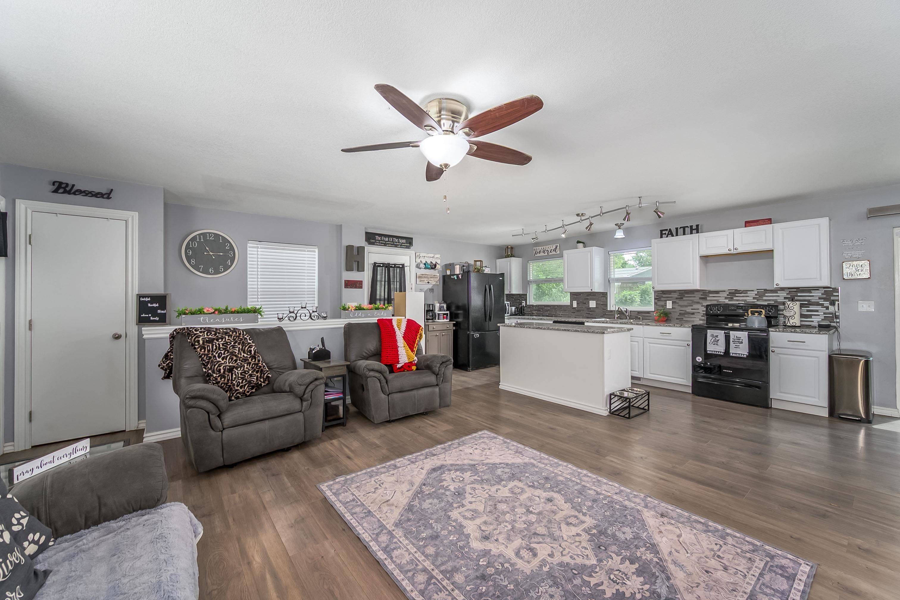 6430 N Longmont St, Park City, KS 67219