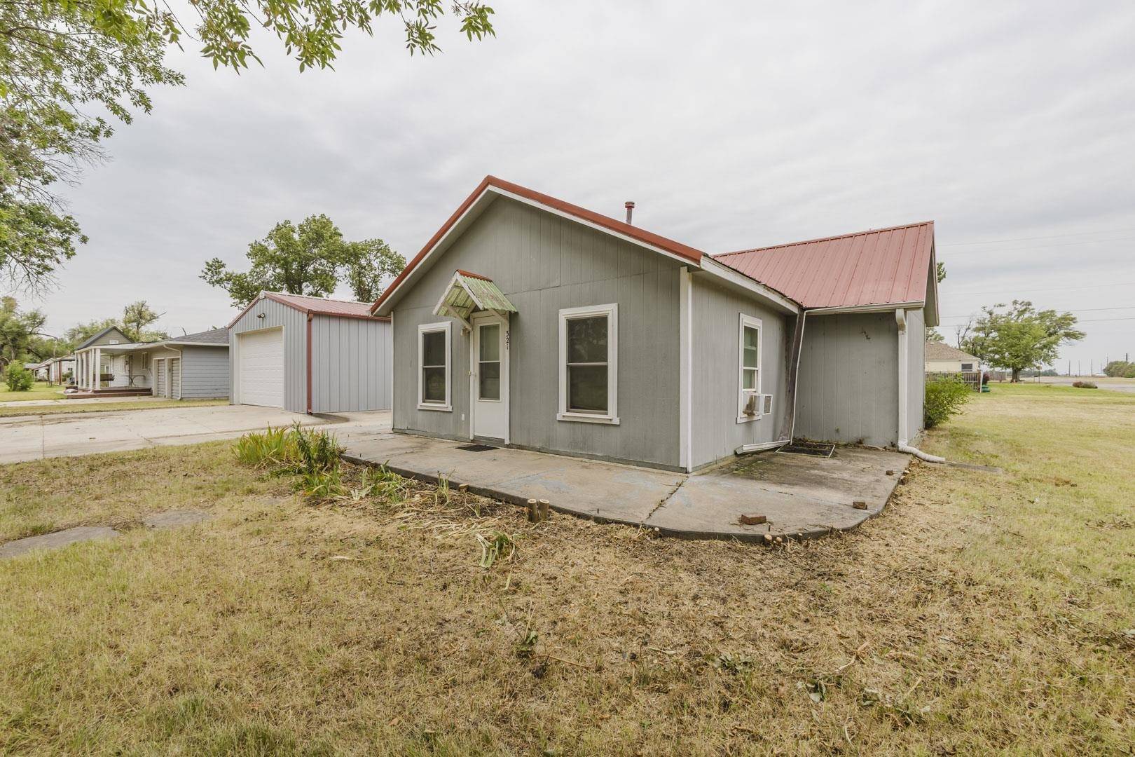 321 N Kansas Ave, Burrton, KS 67020