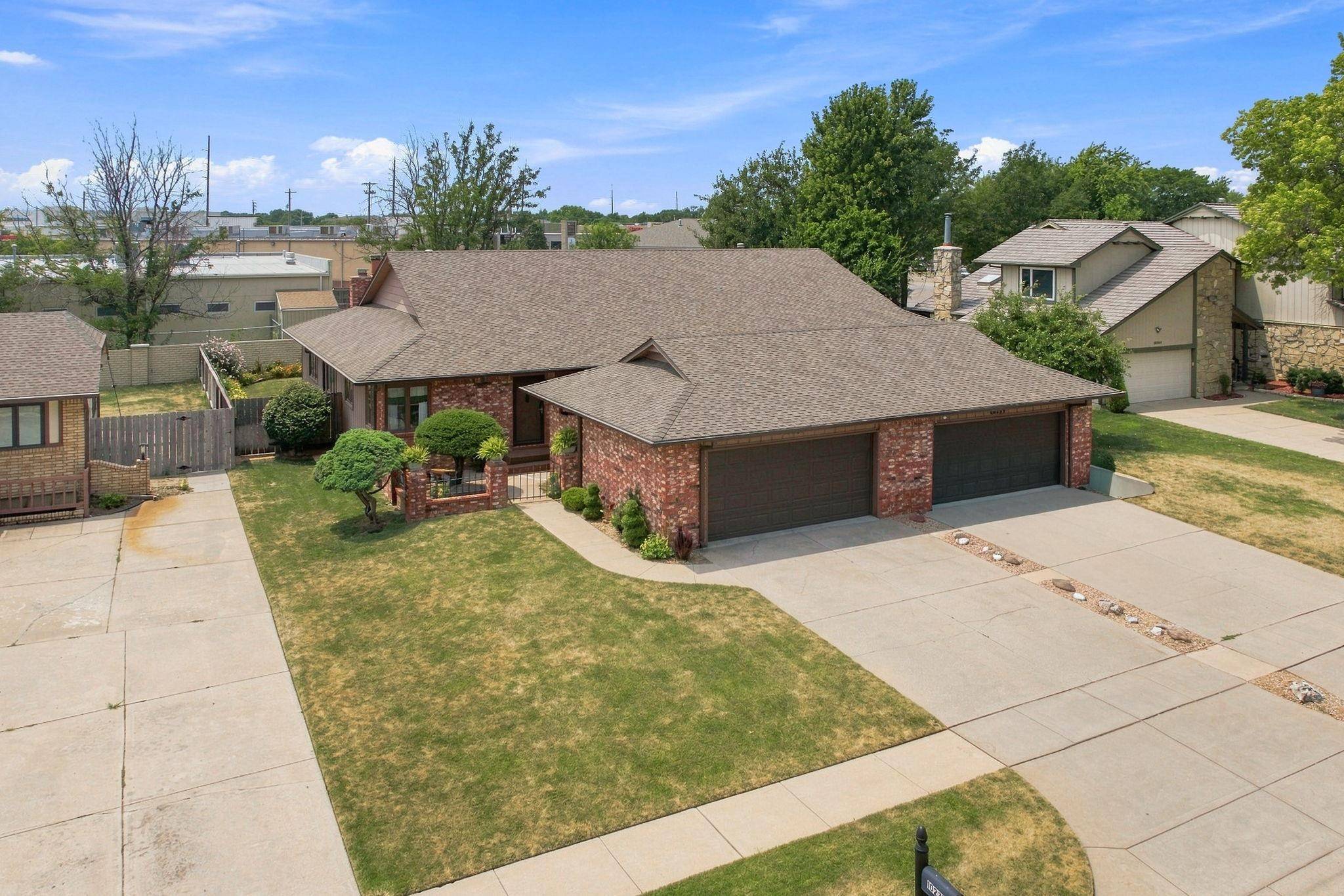10231 W Alamo St, Wichita, KS 67212