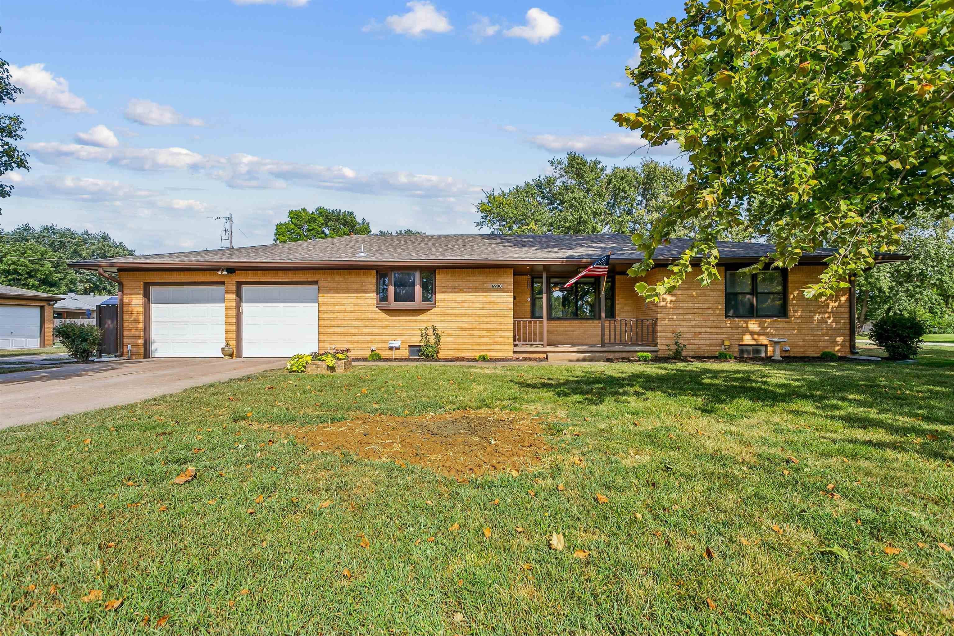 6900 W Hollywood, Wichita, KS 67215