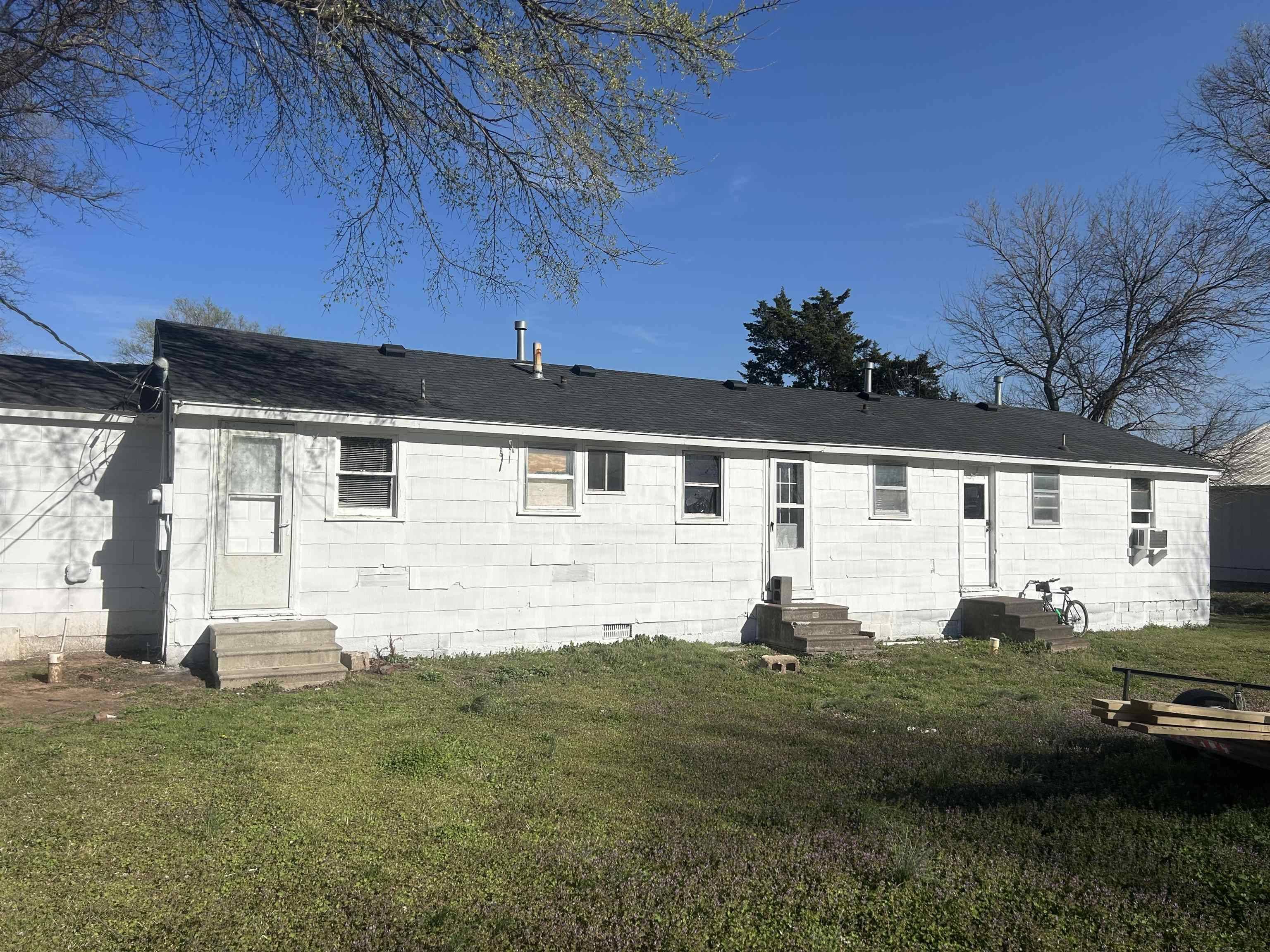 1220 S C St, Wellington, KS 67152