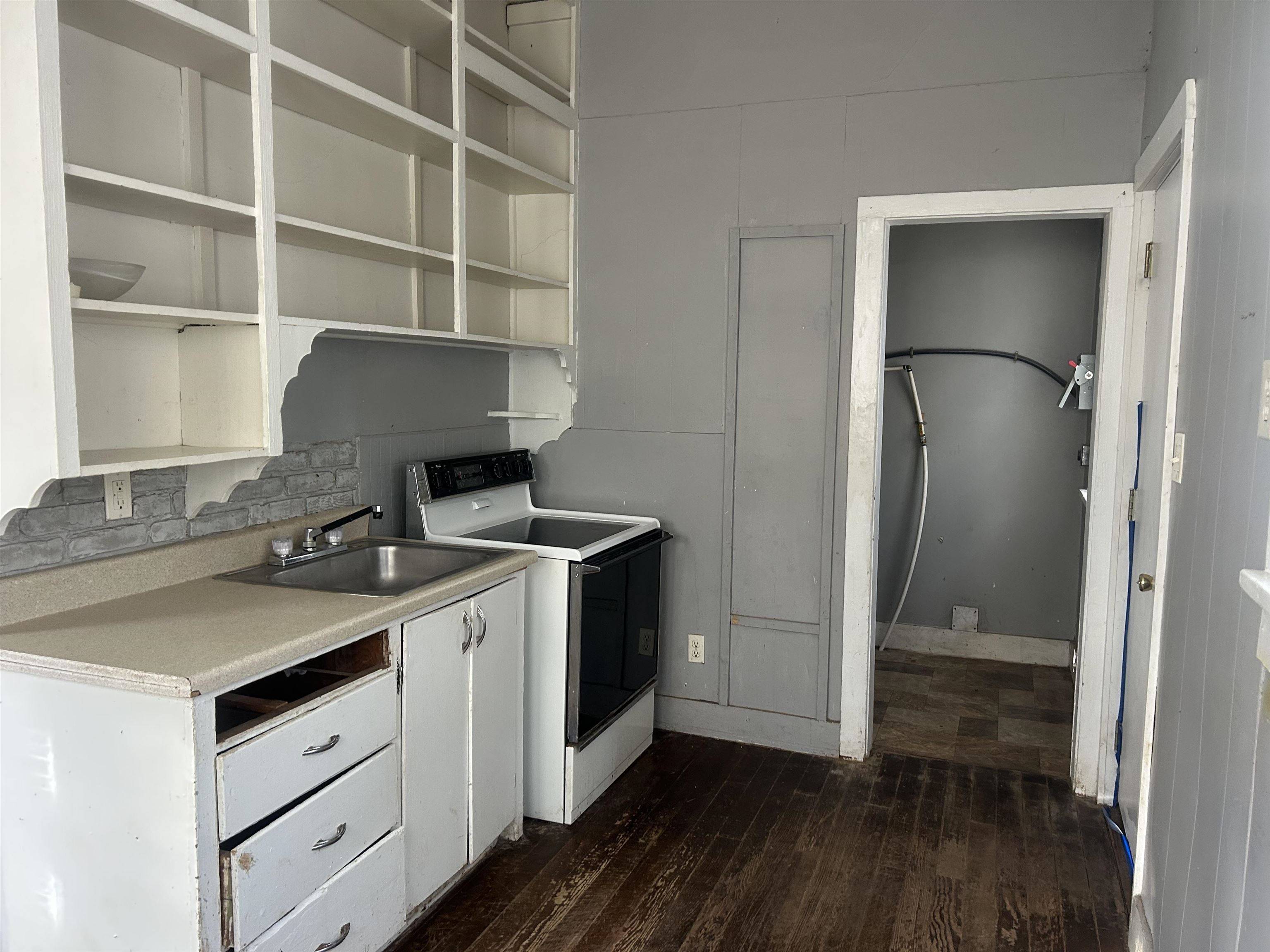603 N C St, Wellington, KS 67152