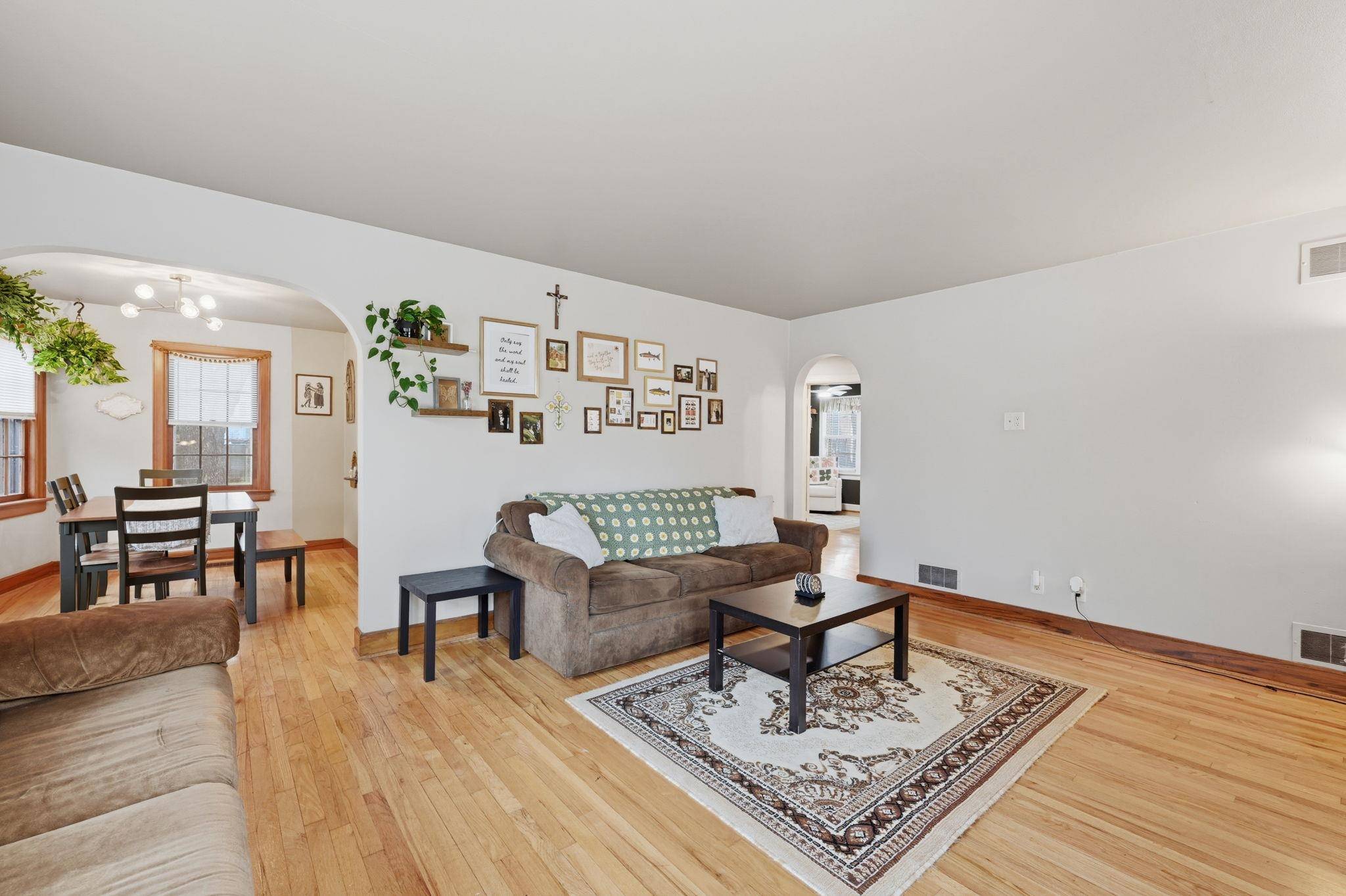 556 S Poplar Street, Wichita, KS 67211