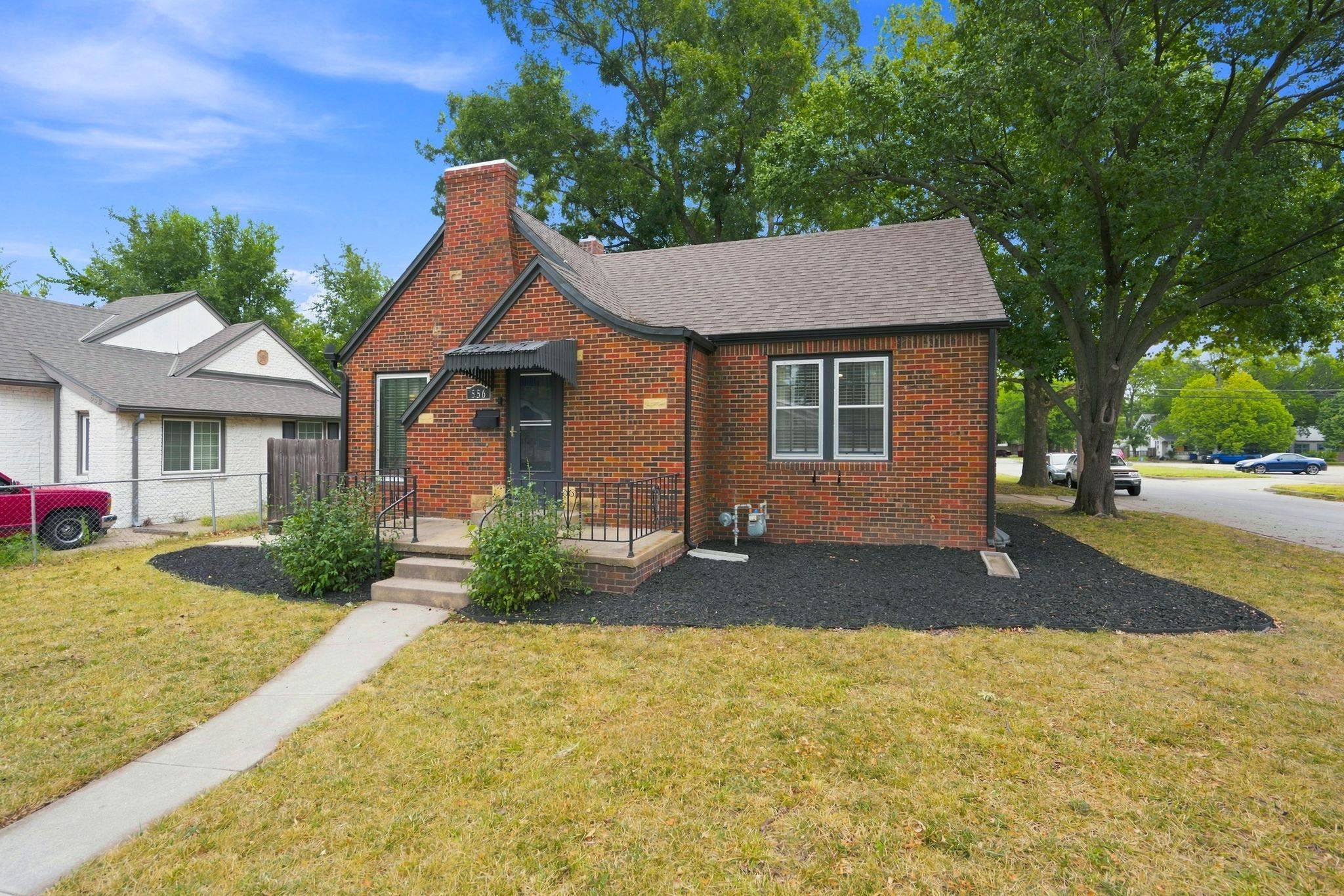 556 S Poplar Street, Wichita, KS 67211