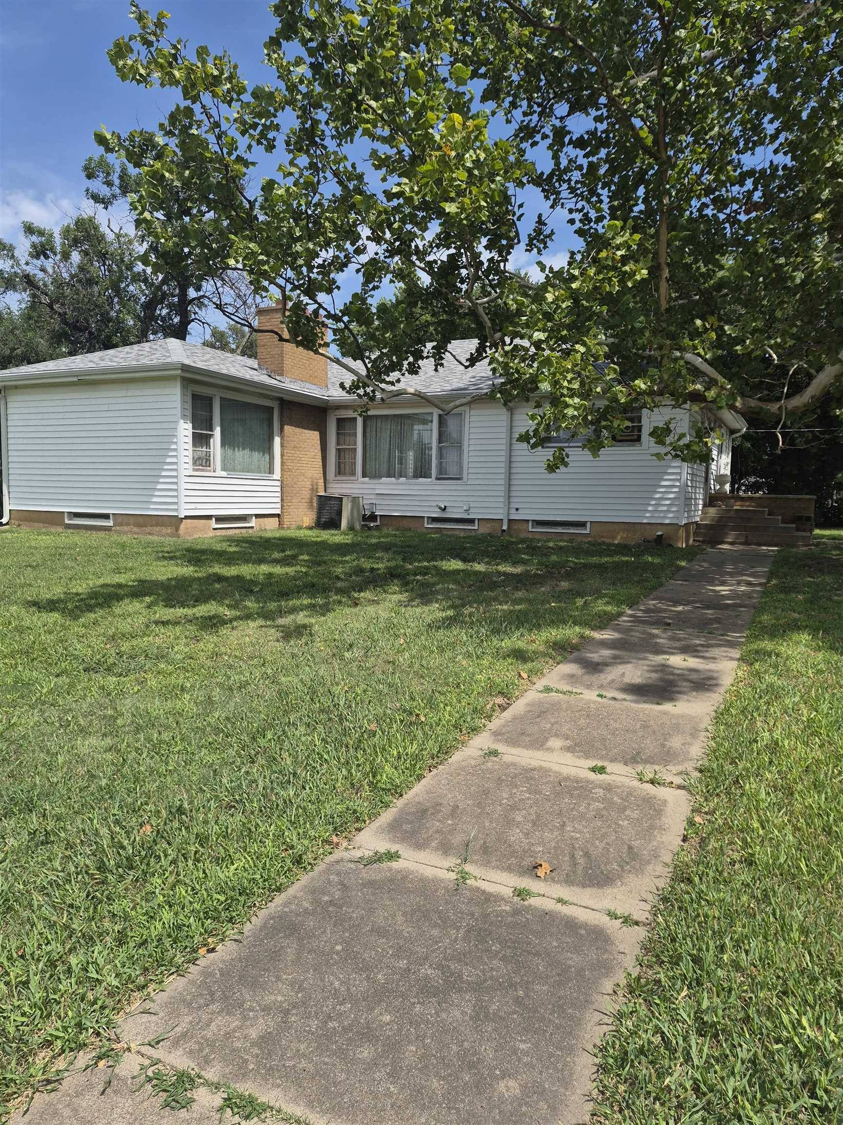 205 E Lost St., Lincoln, KS 67455