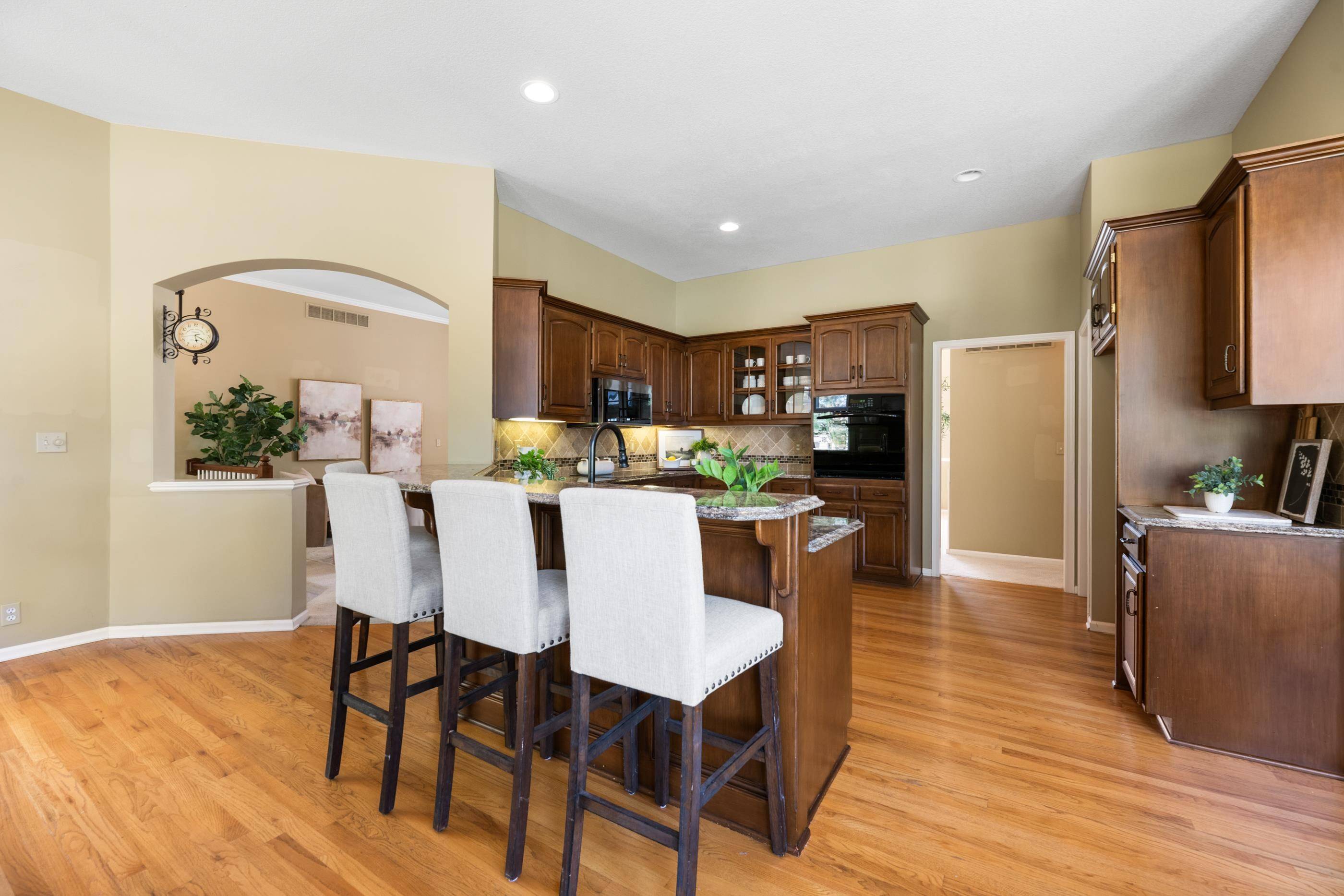 12206 E Killenwood Dr, Wichita, KS 67206