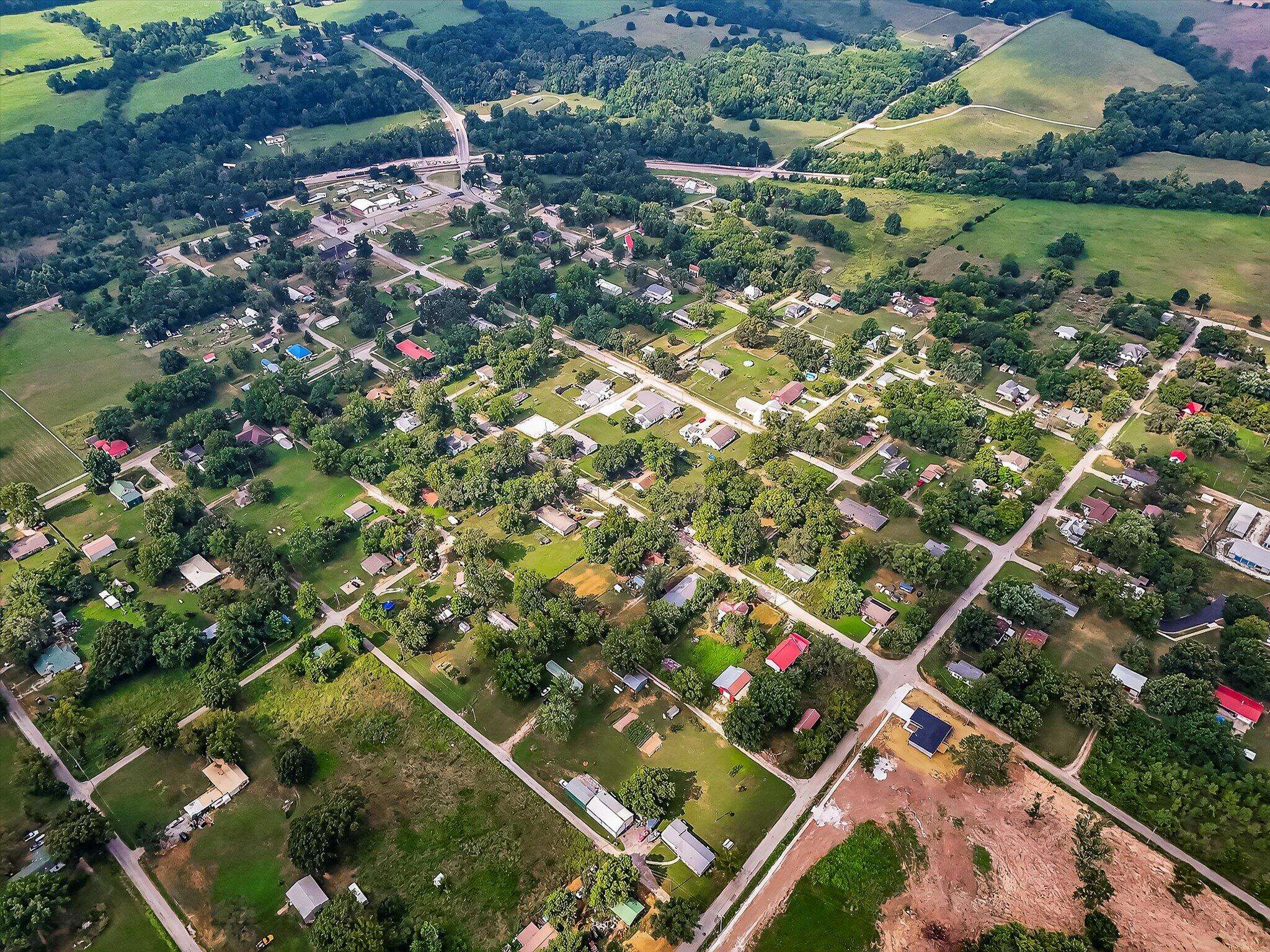 102 W Commercial ST, Everton, MO 65646