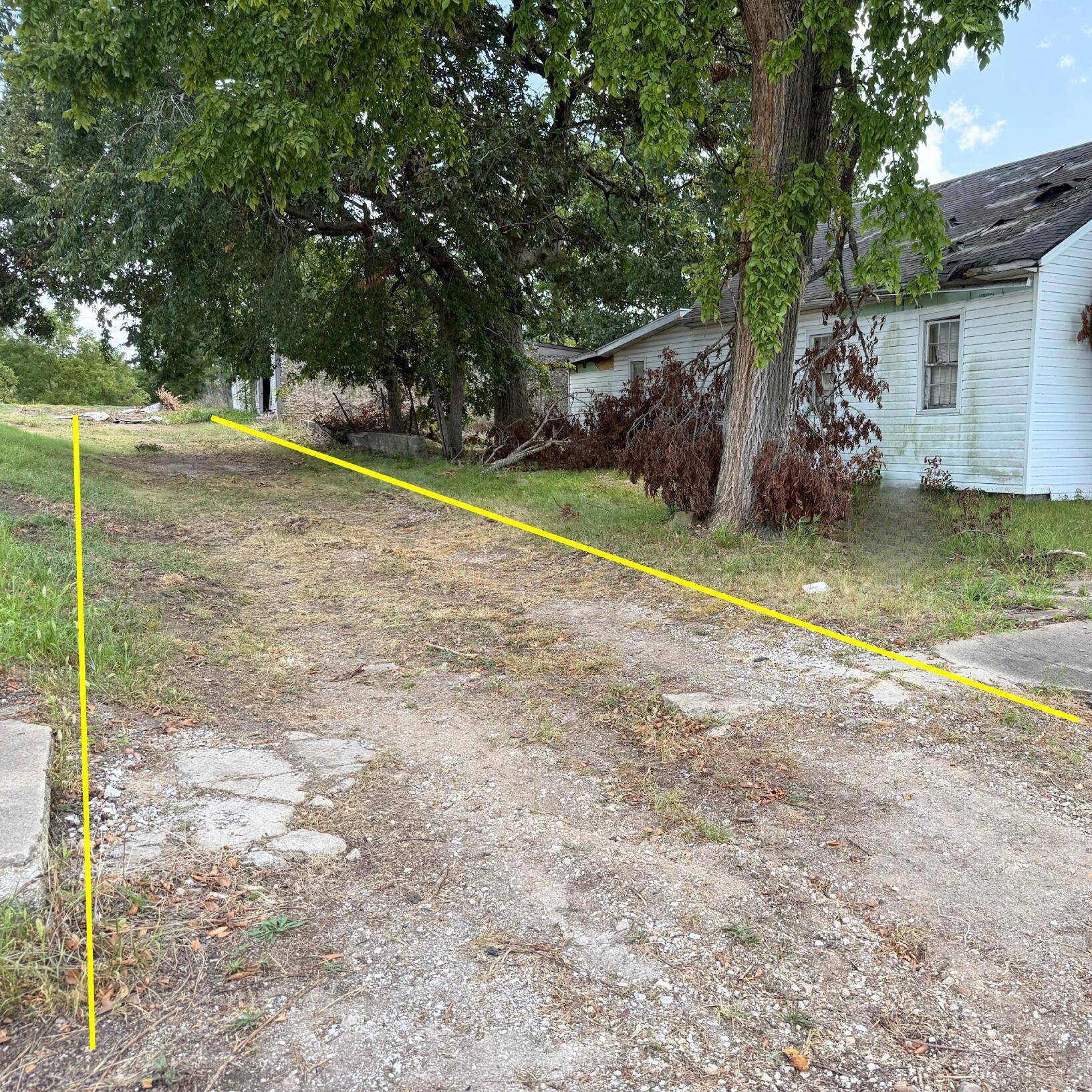 110 E Commercial ST, Everton, MO 65646