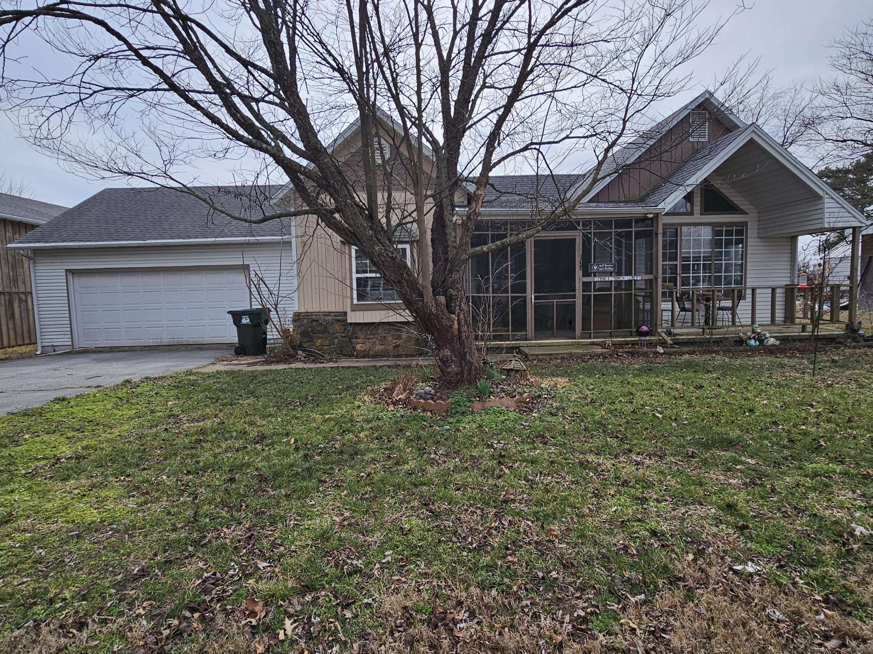 108 E Montgomery ST, Fairview, MO 64842