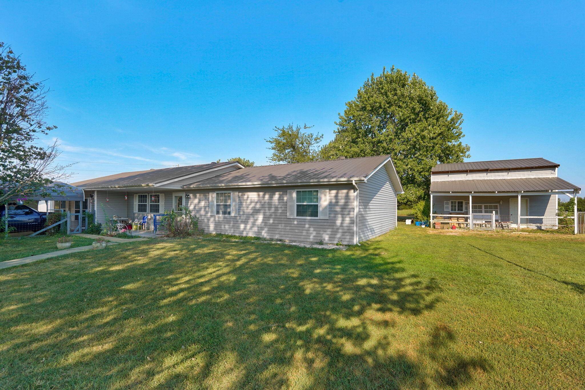 788 State Road H, Elkland, MO 65644