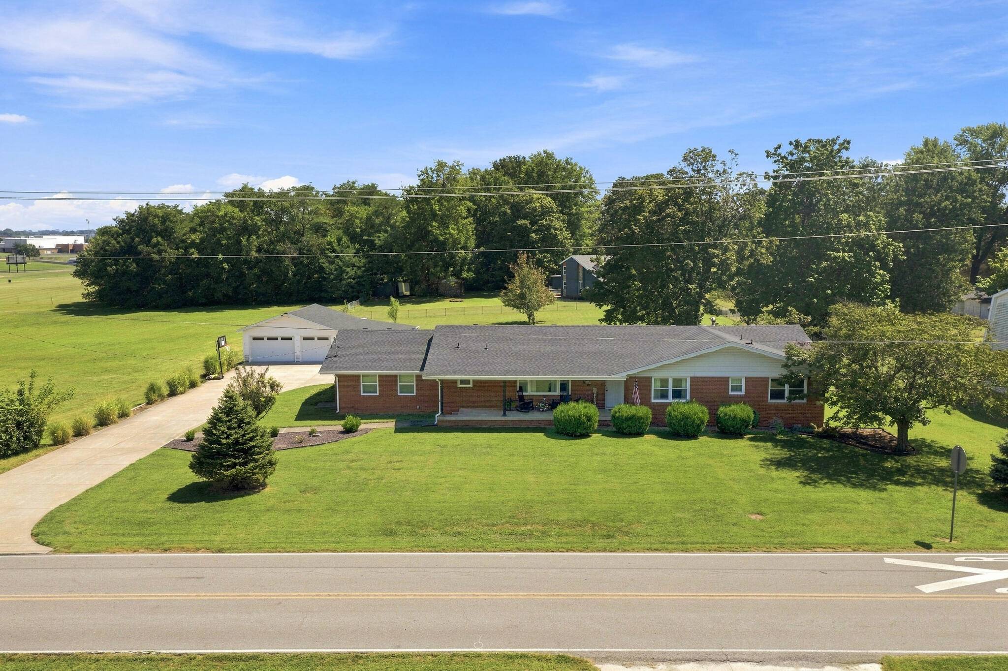 226 N Hampton AVE, Republic, MO 65738