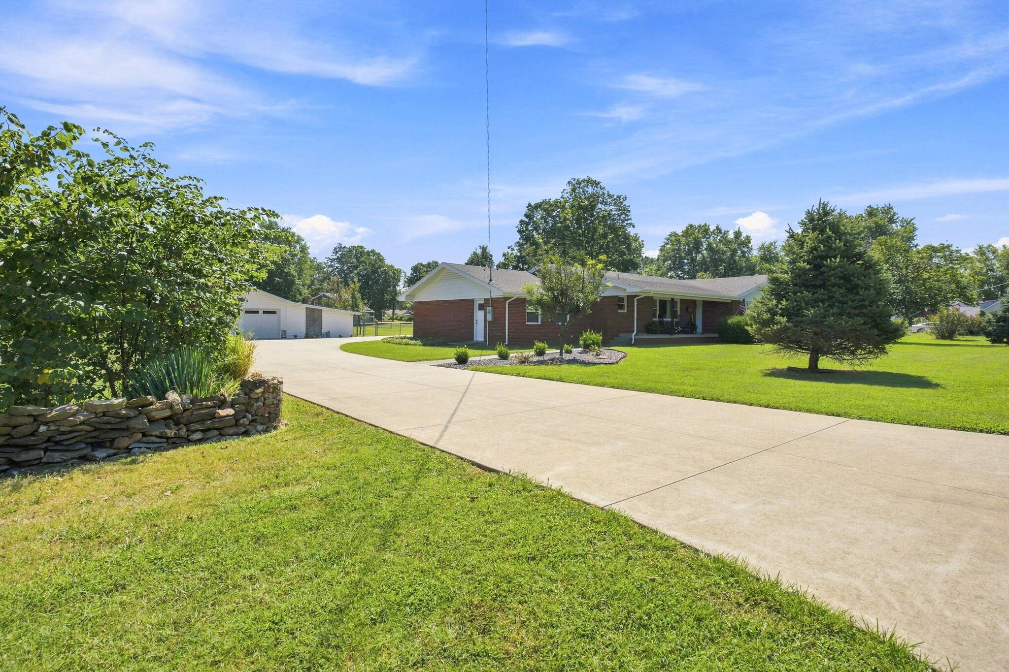 226 N Hampton AVE, Republic, MO 65738