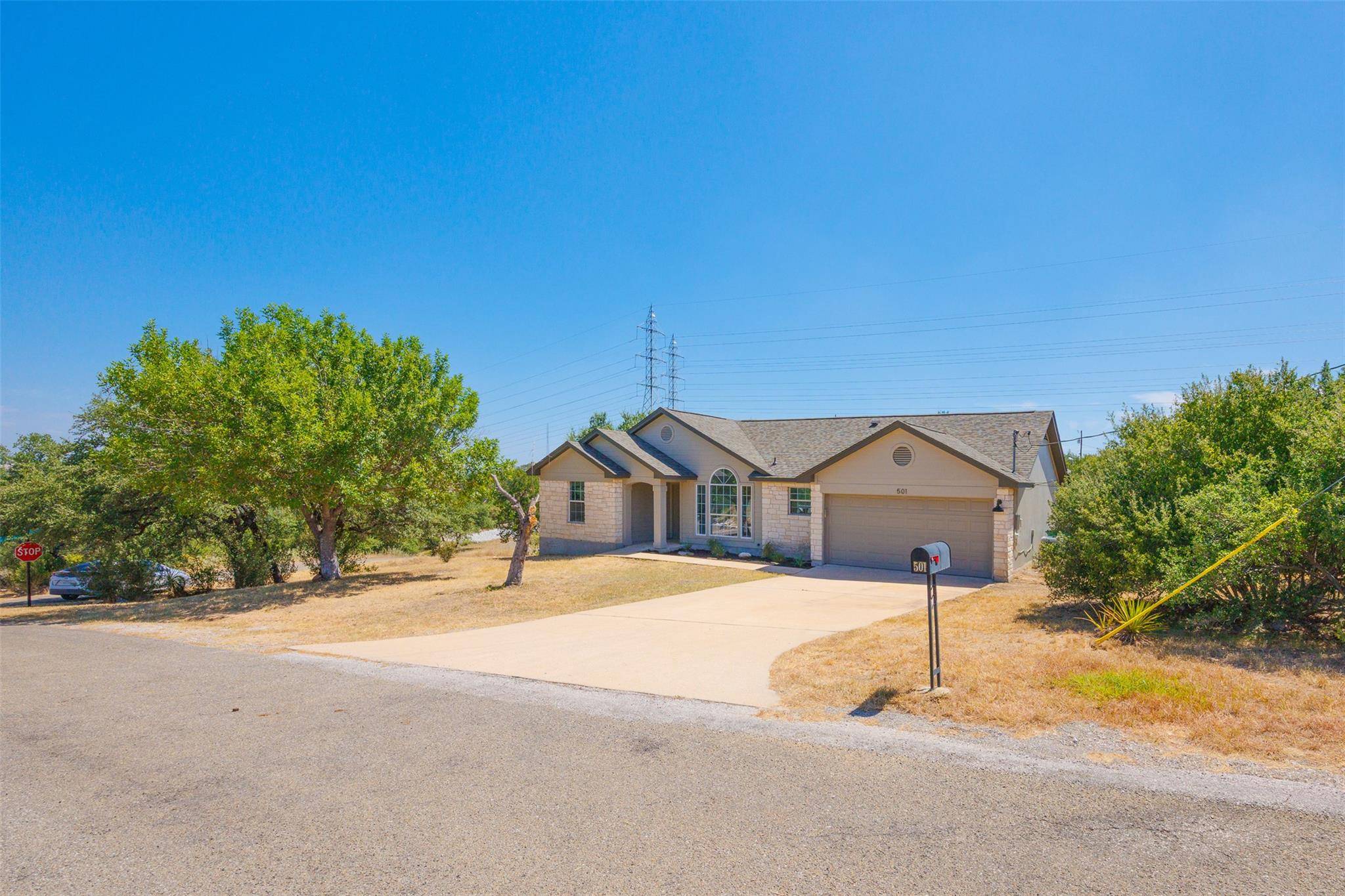 501 Royal CT, Cottonwood Shores, TX 78657