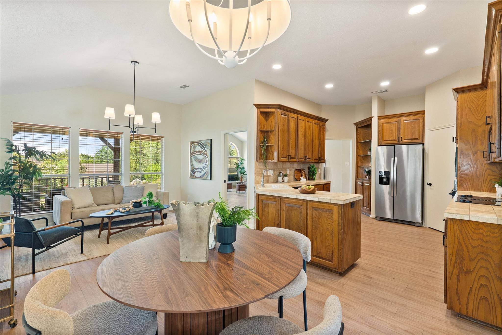 109 Schooner DR, Lakeway, TX 78738