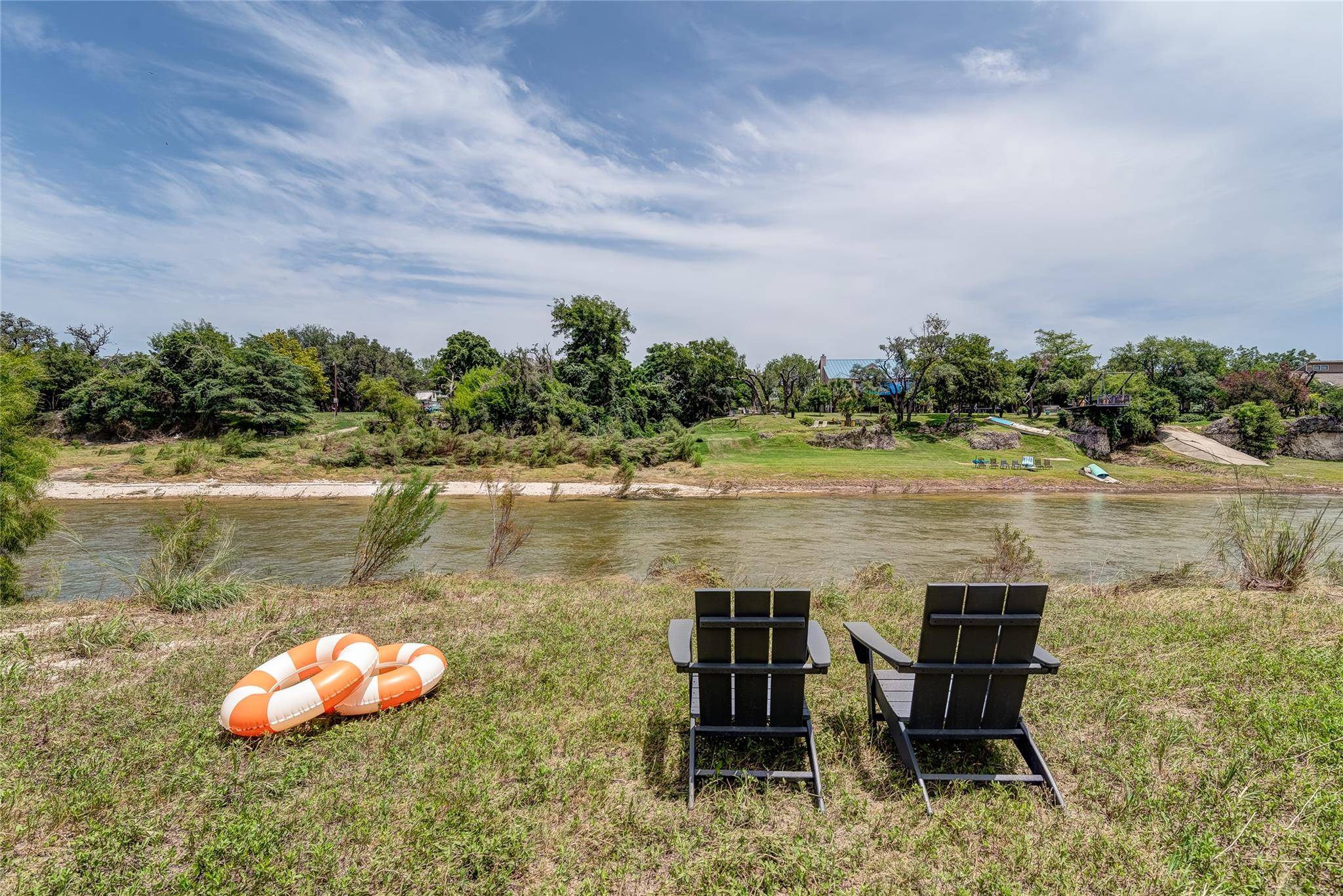 1424 Lakeshore DR N, Bandera, TX 78003