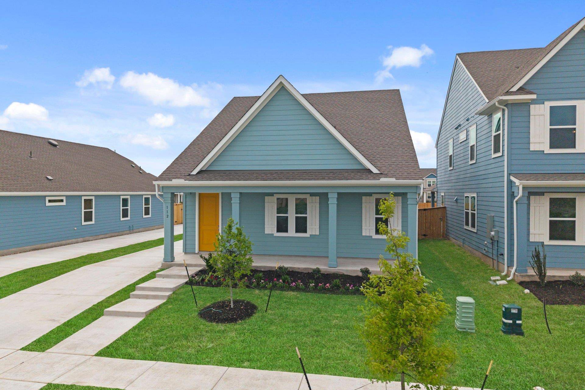 112 Cherry Blossom LN, Taylor, TX 76574