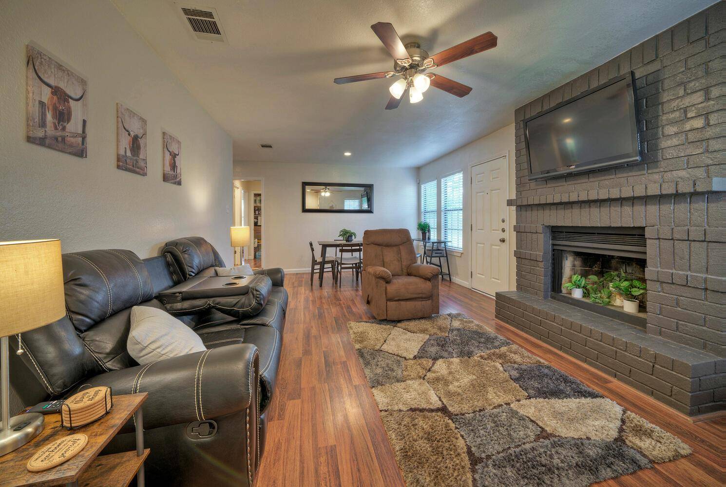 1004/1006 Hyridge ST, Round Rock, TX 78664