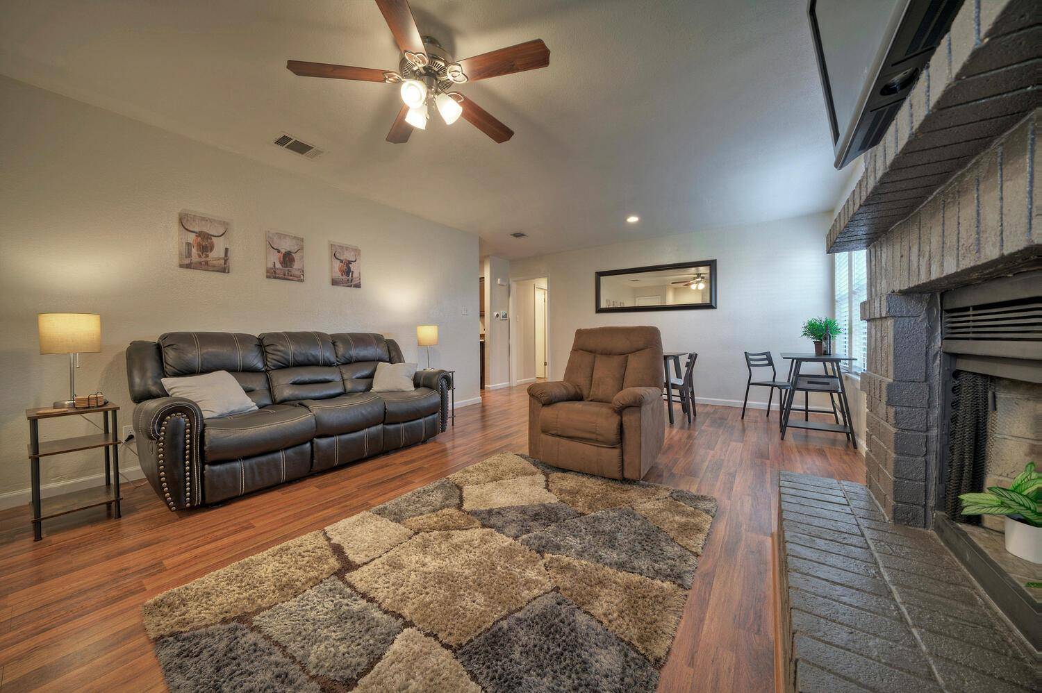 1004/1006 Hyridge ST, Round Rock, TX 78664