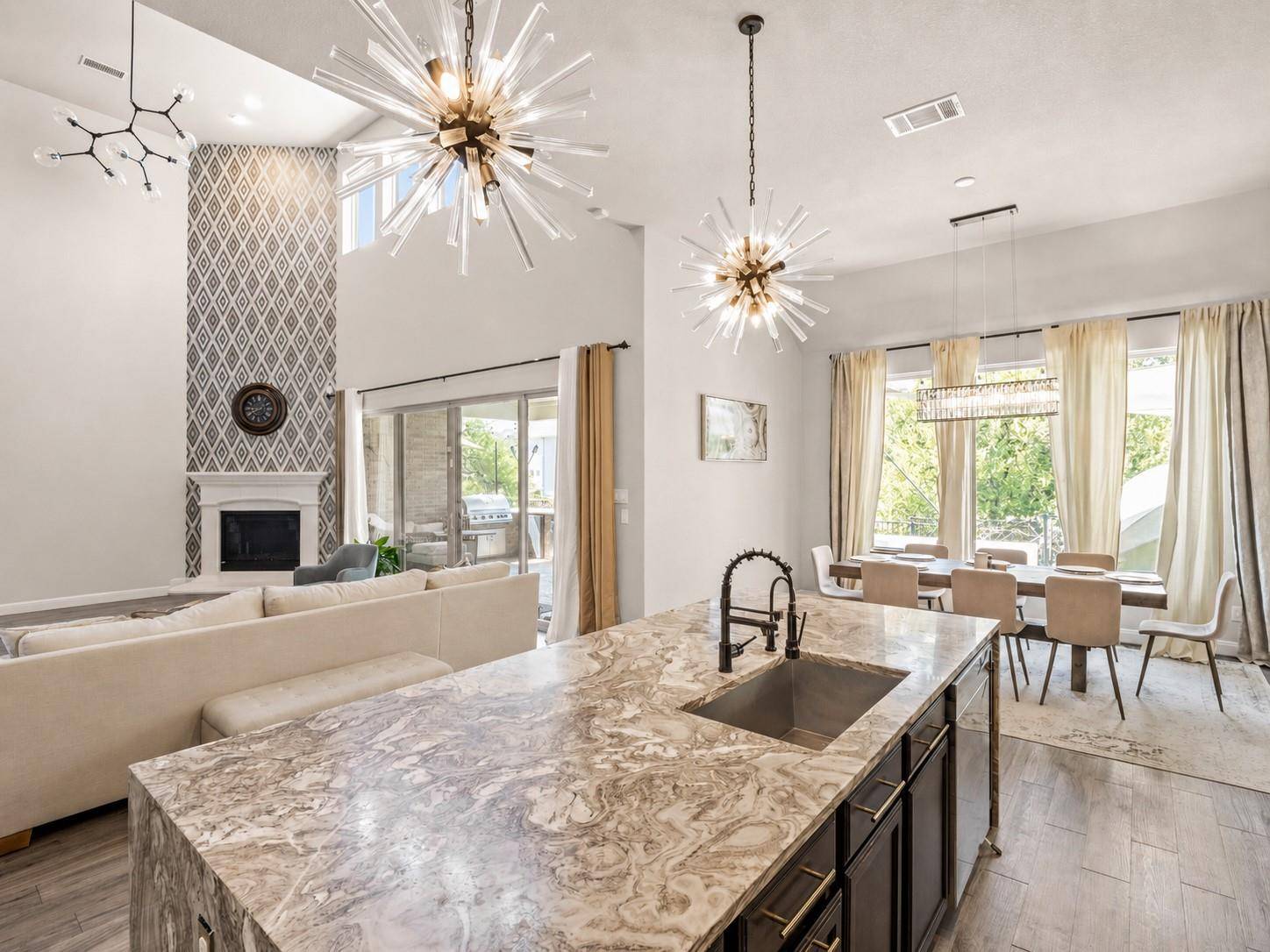 5304 Via Besso DR, Bee Cave, TX 78738