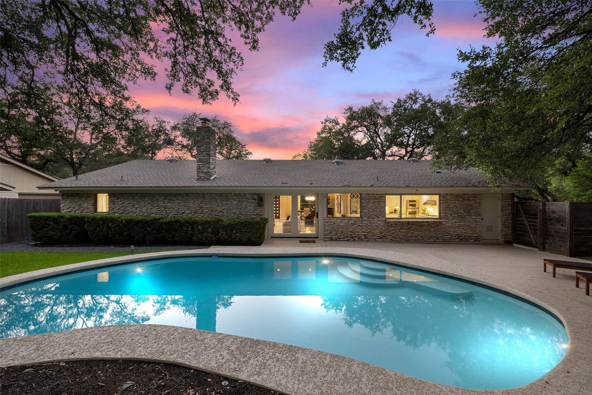 8805 Point West DR, Austin, TX 78759