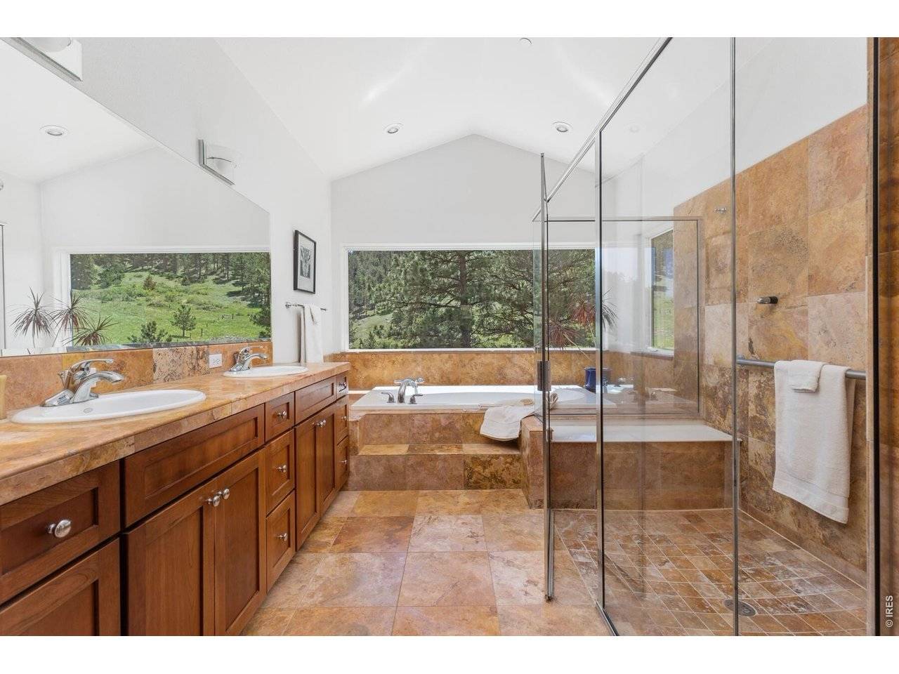 95 Rowell, Lyons, CO 80540