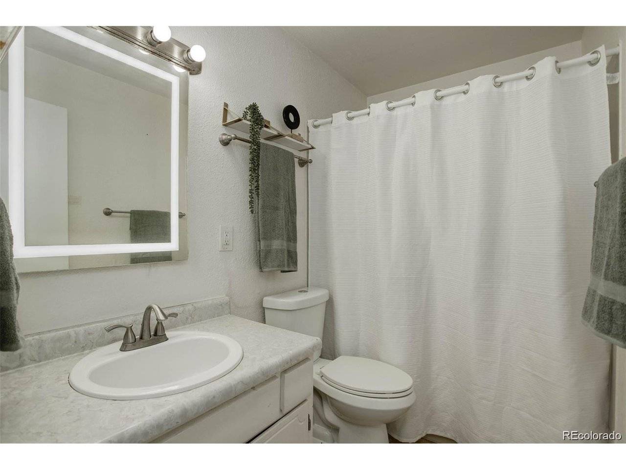 1638 Chester, Aurora, CO 80010