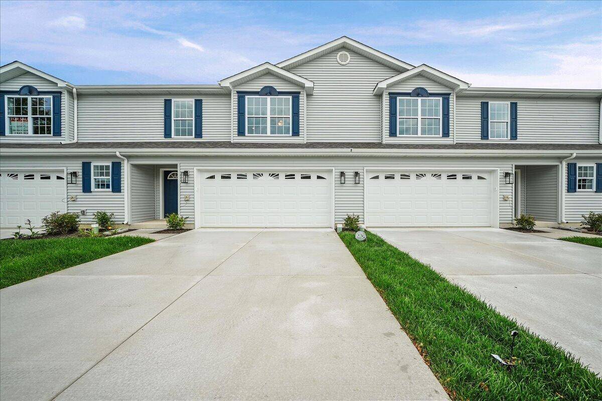 9563 Luebcke Lane, Crown Point, IN 46307