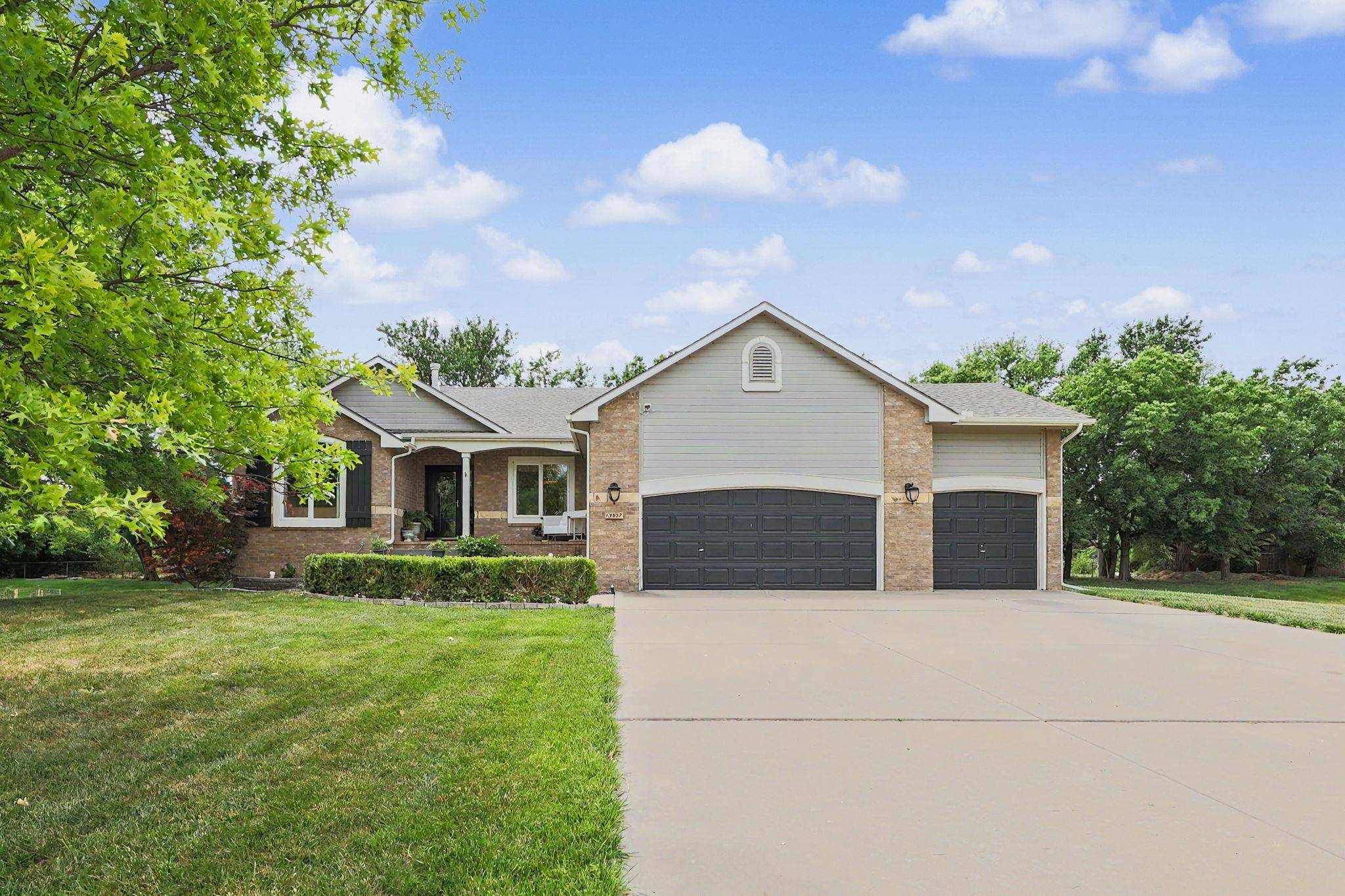 15807 W Mccormick Ave, Goddard, KS 67052