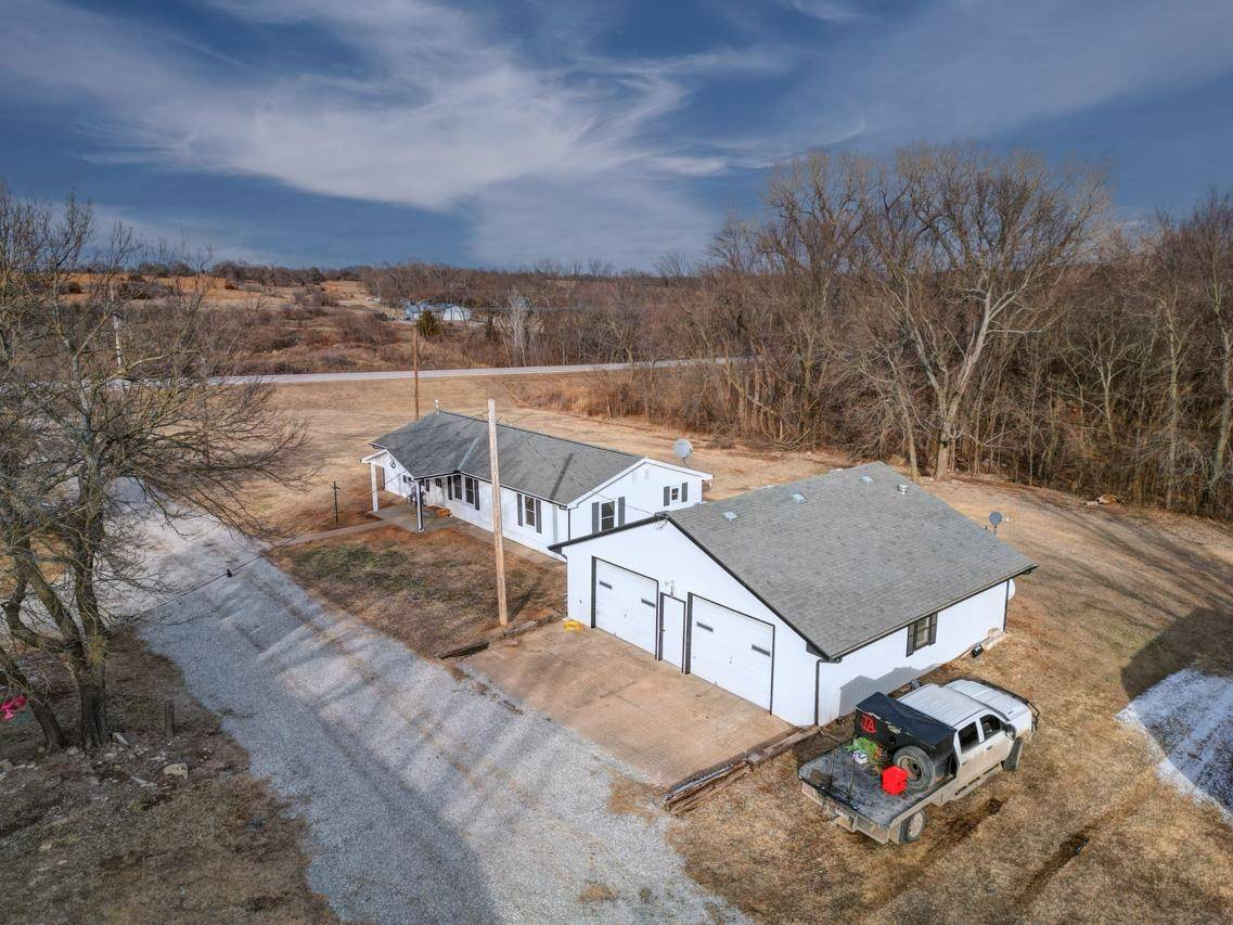 19421 US Highway 160, Winfield, KS 67156