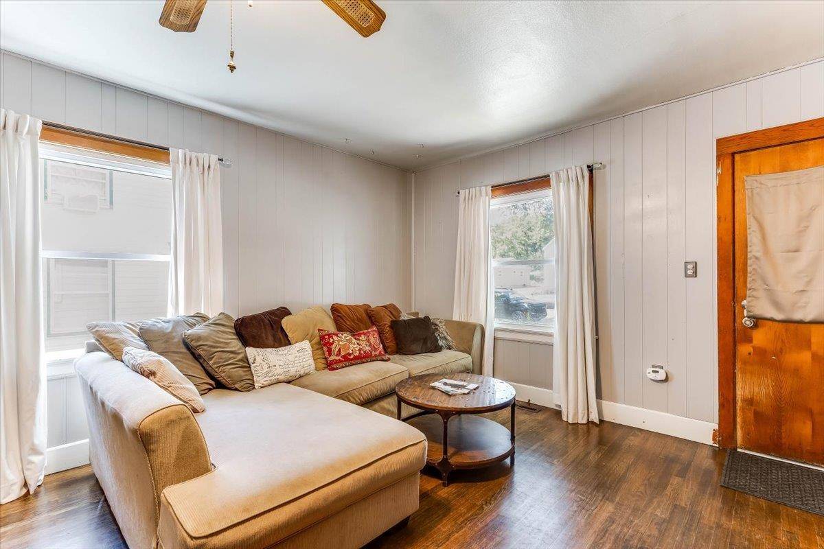 323 E Broadway, Augusta, KS 67010