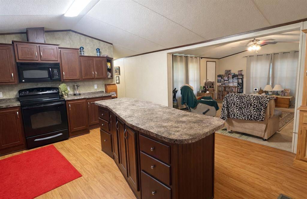 400 Avenue D, Point, TX 75472