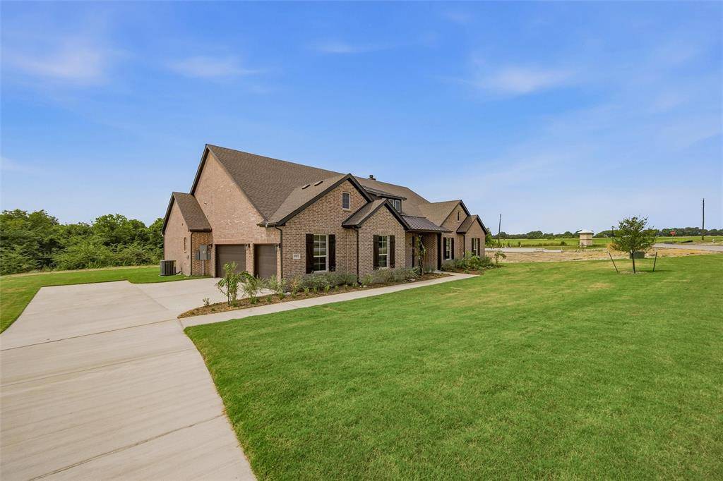 903 Perrin Lane, Van Alstyne, TX 75495