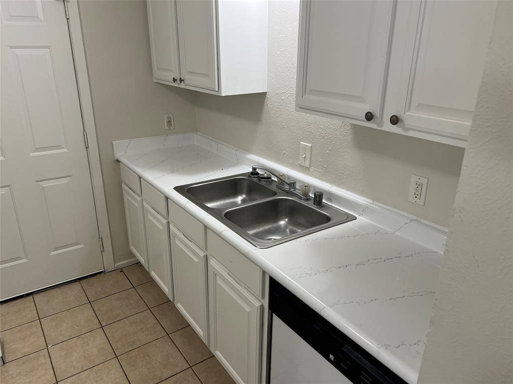 208 Hosack Street, Arlington, TX 76010