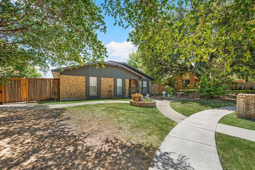 1706 Delaford Circle, Carrollton, TX 75007