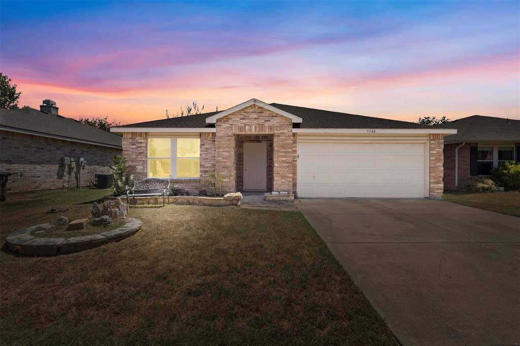 5540 Camarillo Drive, Fort Worth, TX 76244