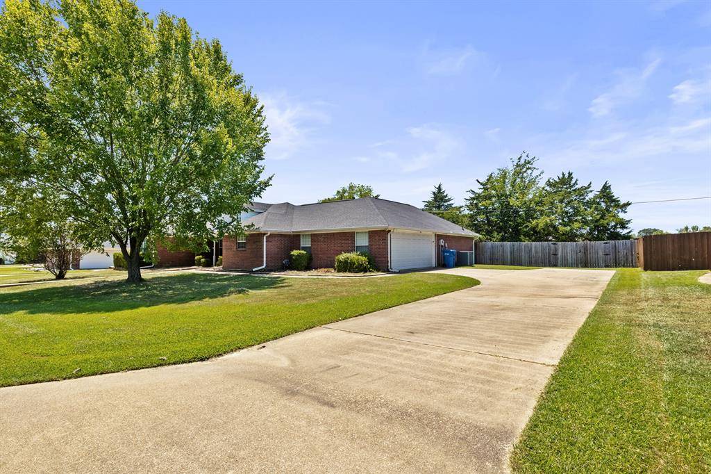 2707 Silver Spring Trail, Mount Pleasant, TX 75455