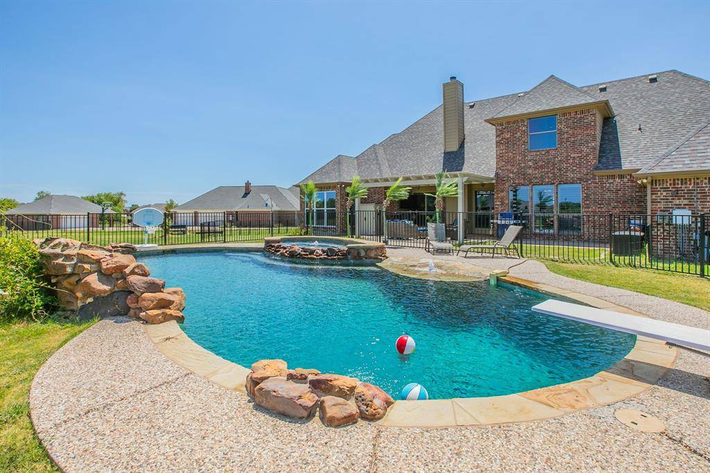 3133 Belmont Lane, Terrell, TX 75160
