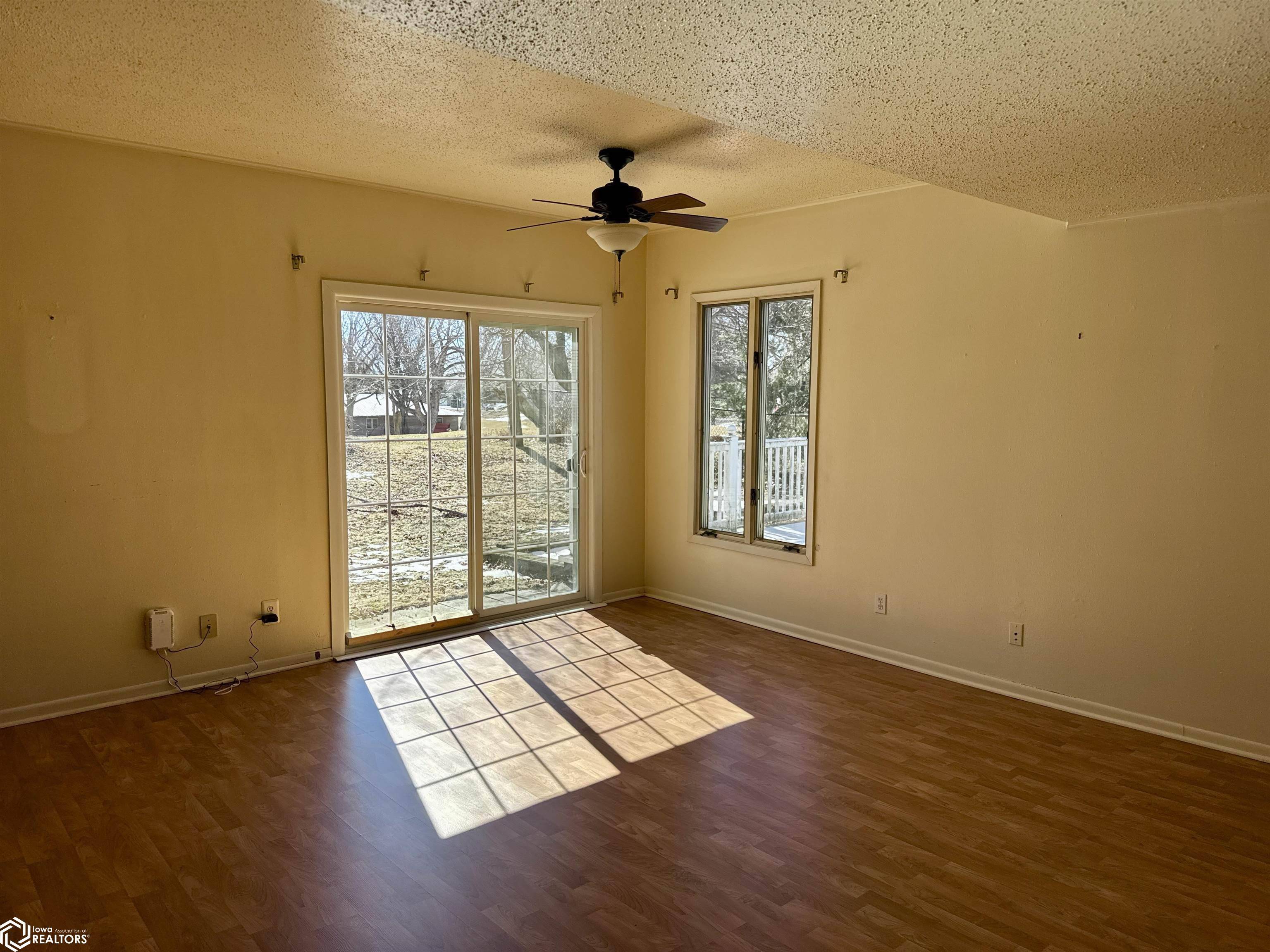 1109 Ridgeway DR, Audubon, IA 50025