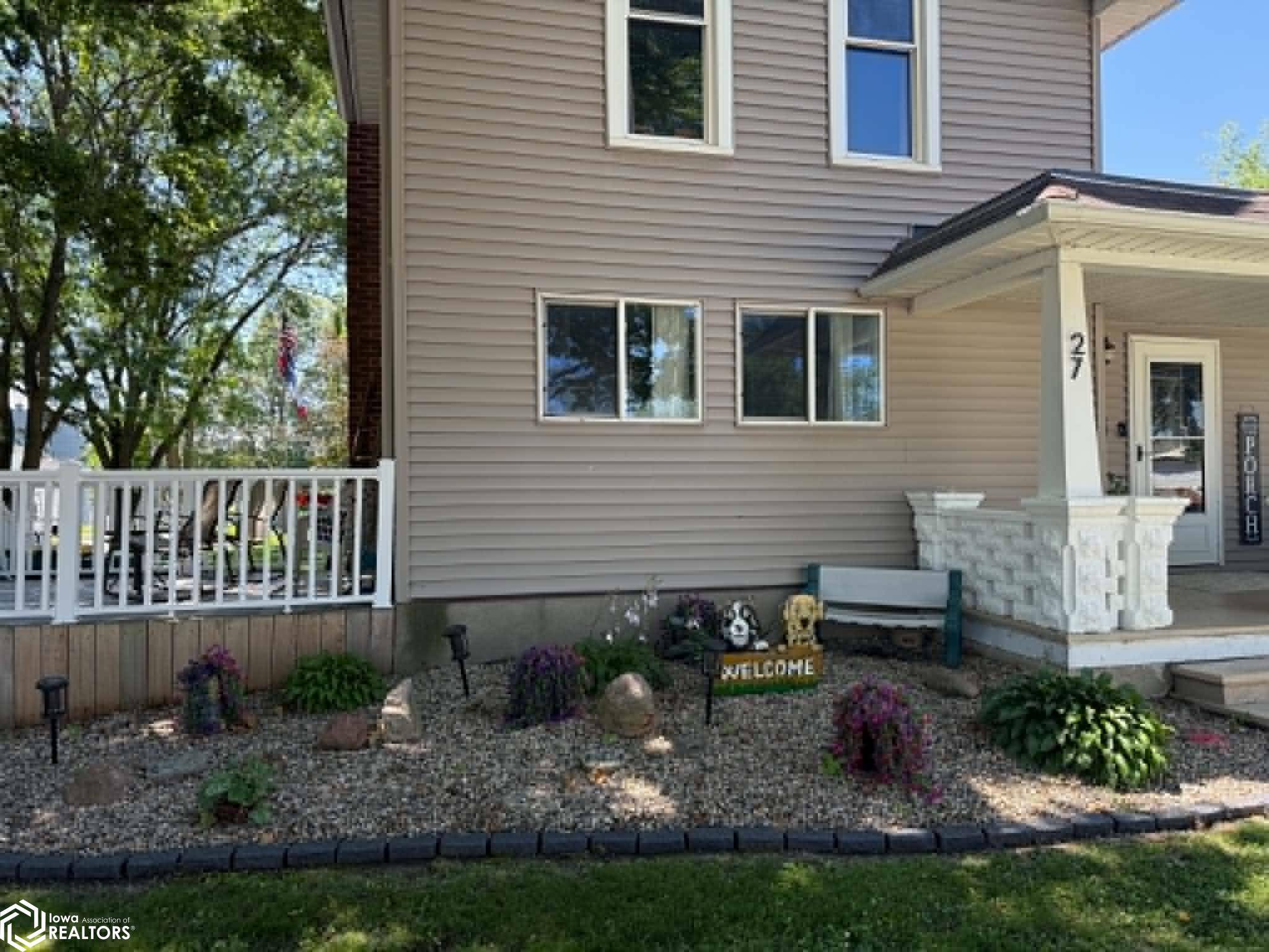 27 1St ST, Nora Springs, IA 50458