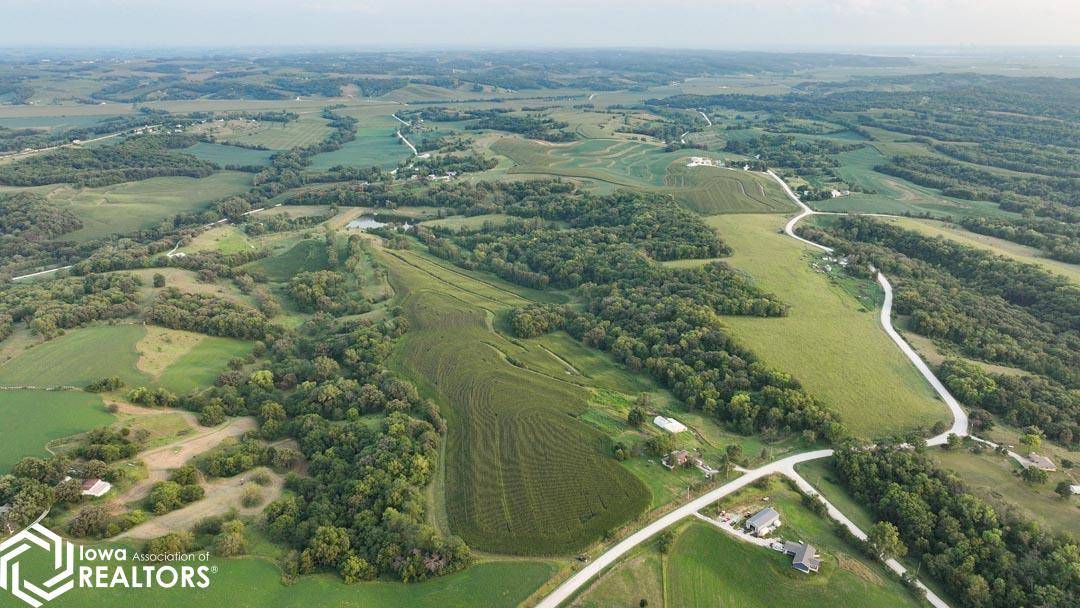 29893 185th. St., Crescent, IA 51542