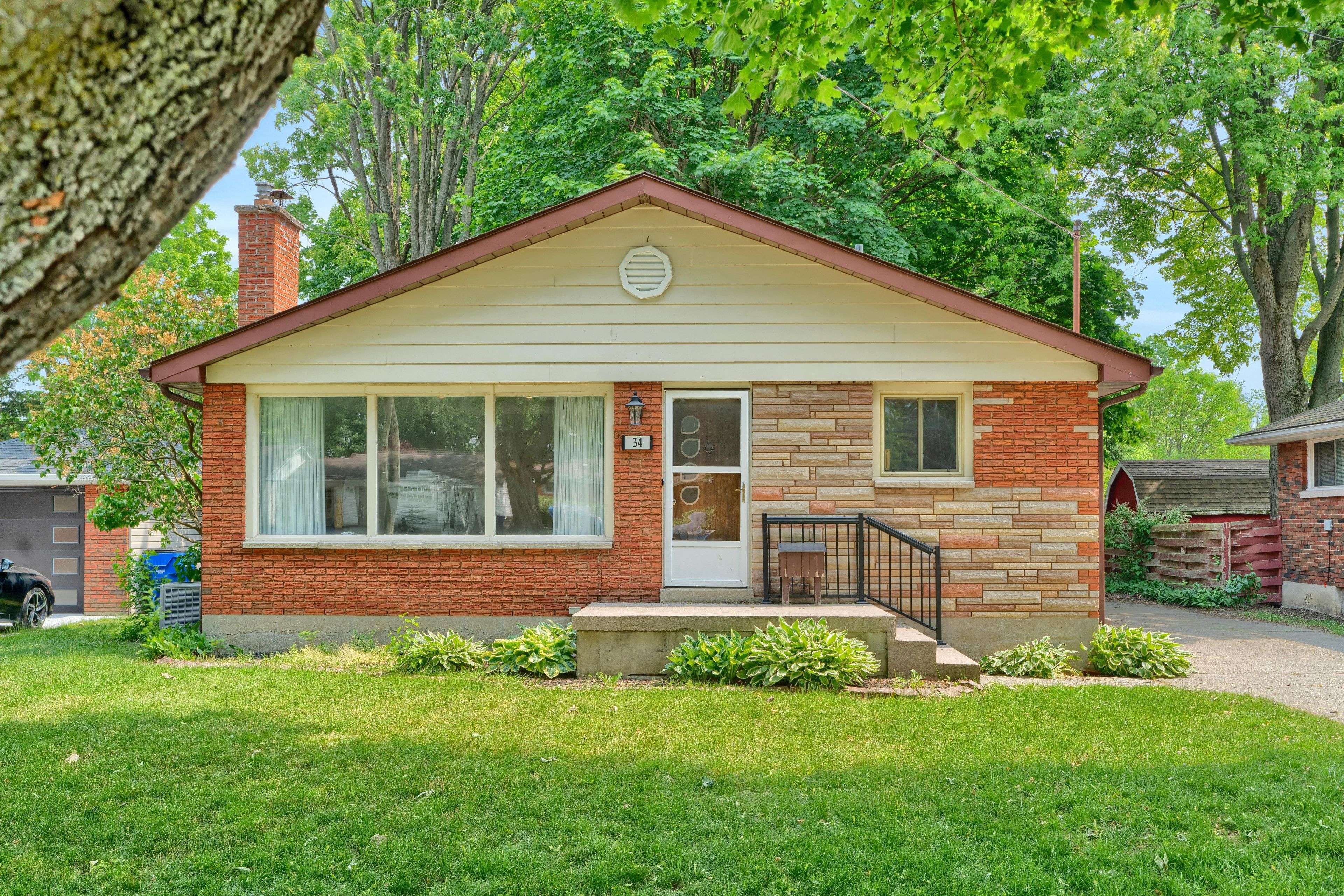 34 Hillcrest AVE, Chatham-kent, ON N7M 4E7