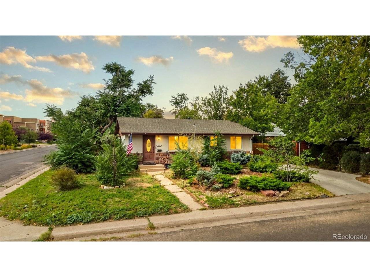 902 S Ironton, Aurora, CO 80012