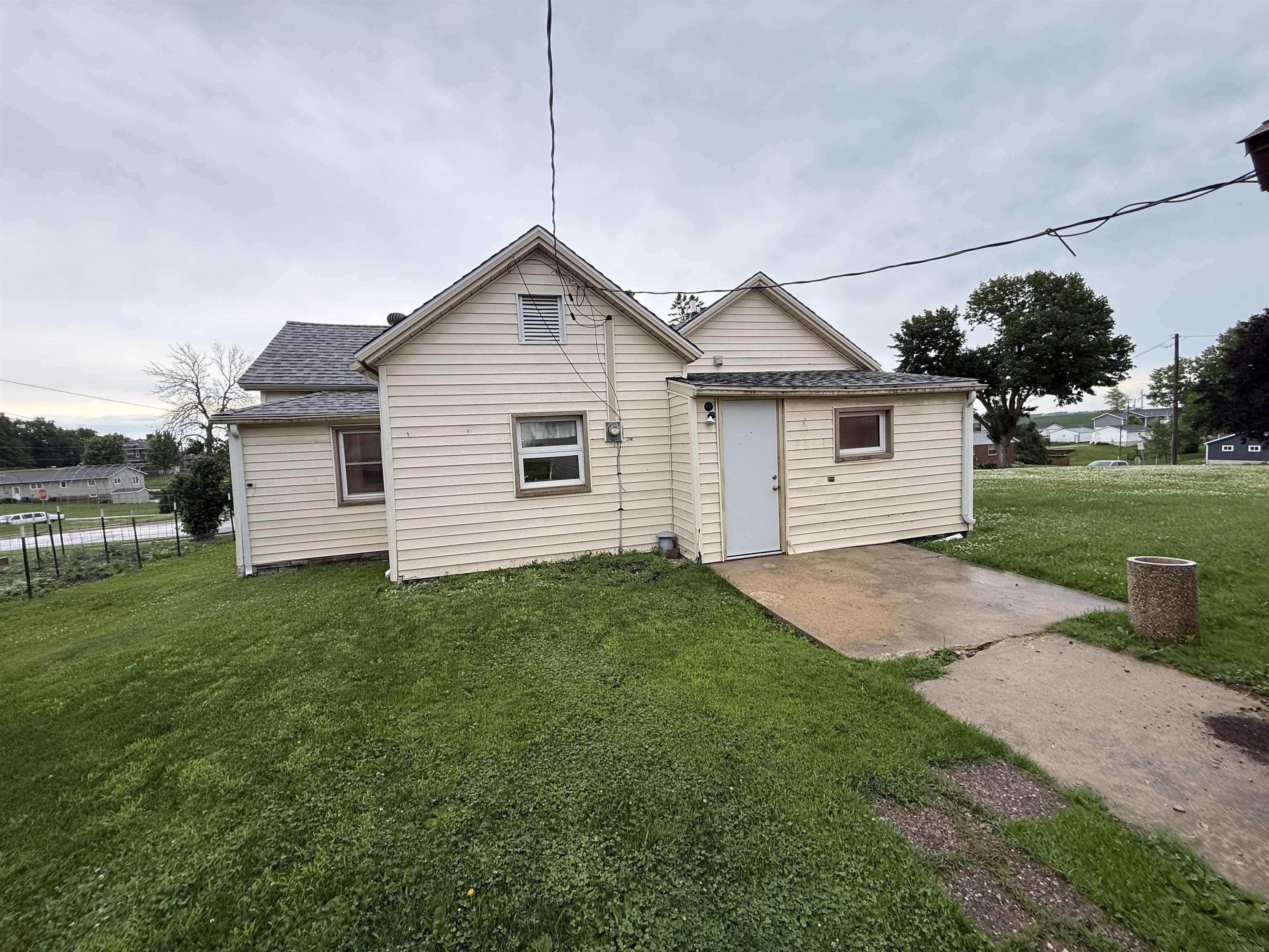 202 E Henry ST, Calmar, IA 52132