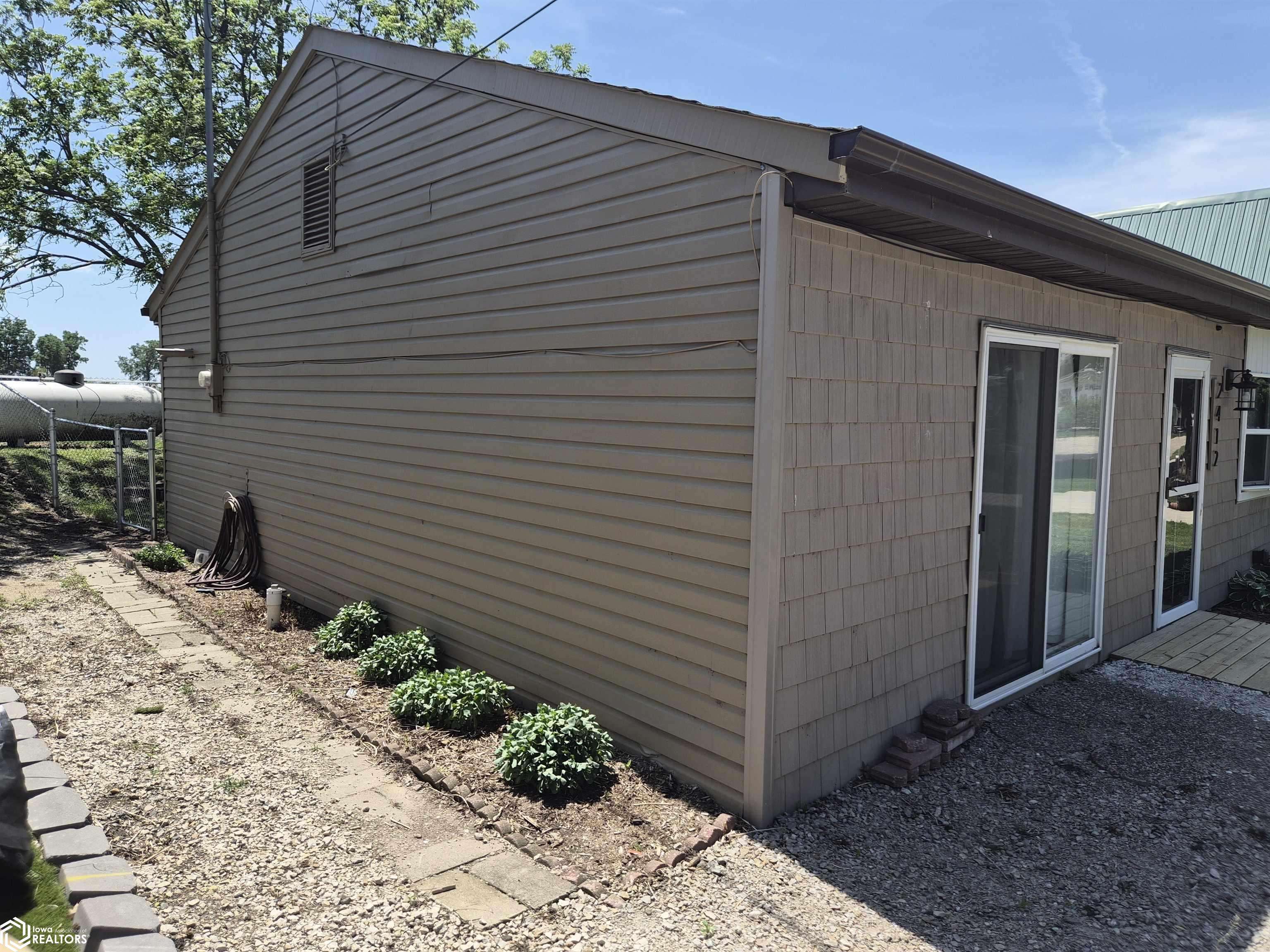 2412 188Th ST, Clarion, IA 50525